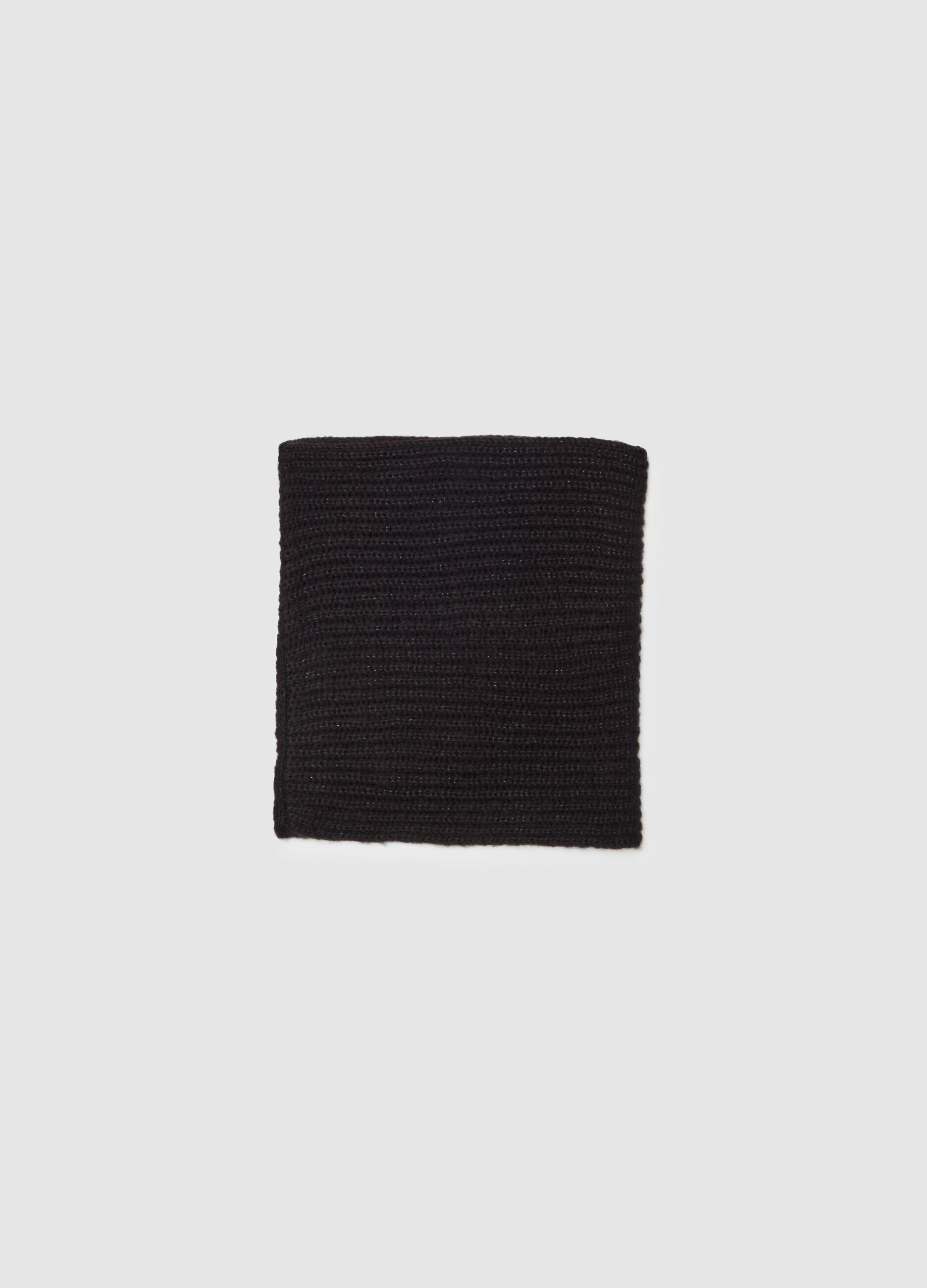 Ribbed neck warmer in lurex