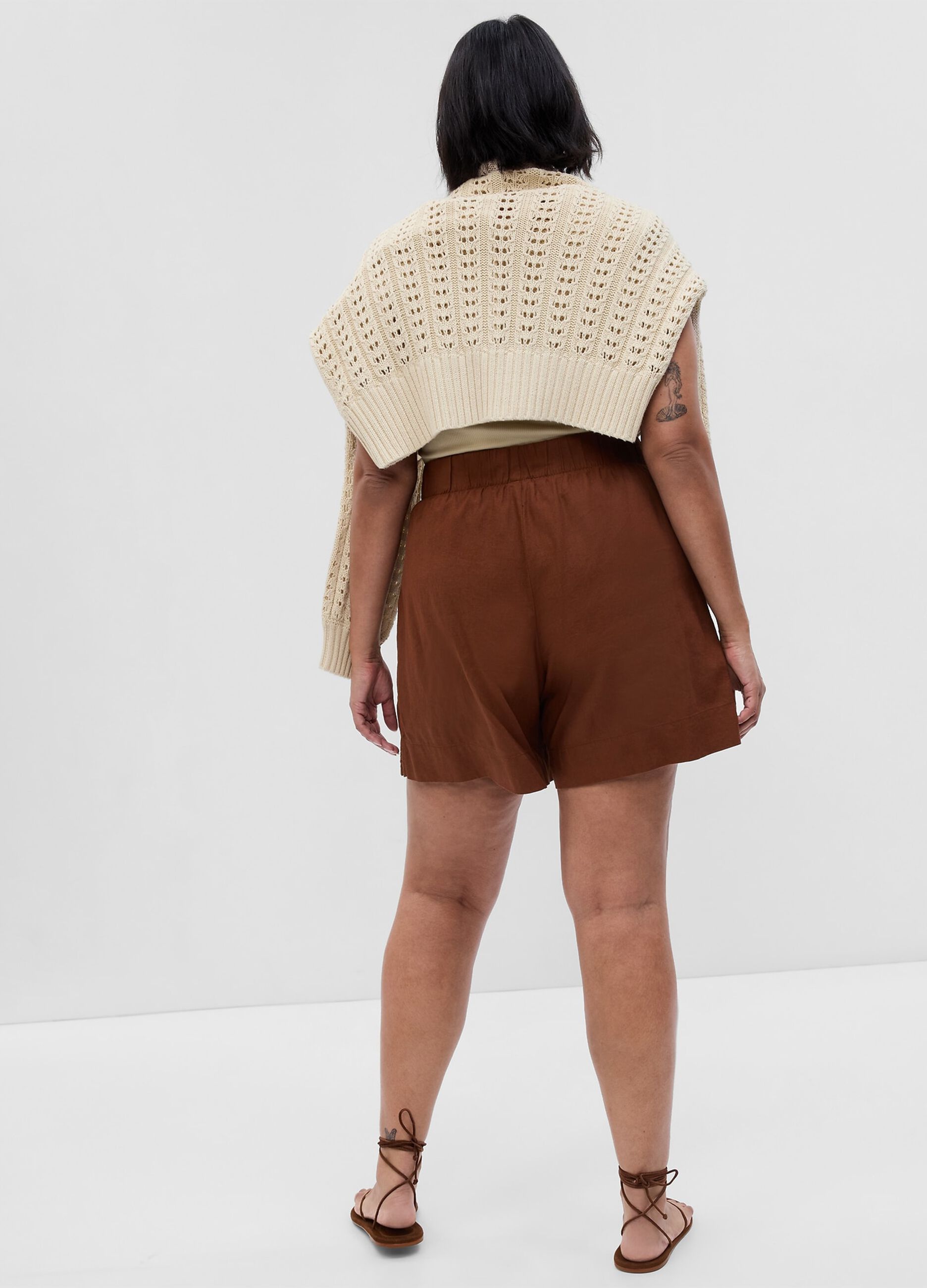 Linen and viscose pull-on shorts
