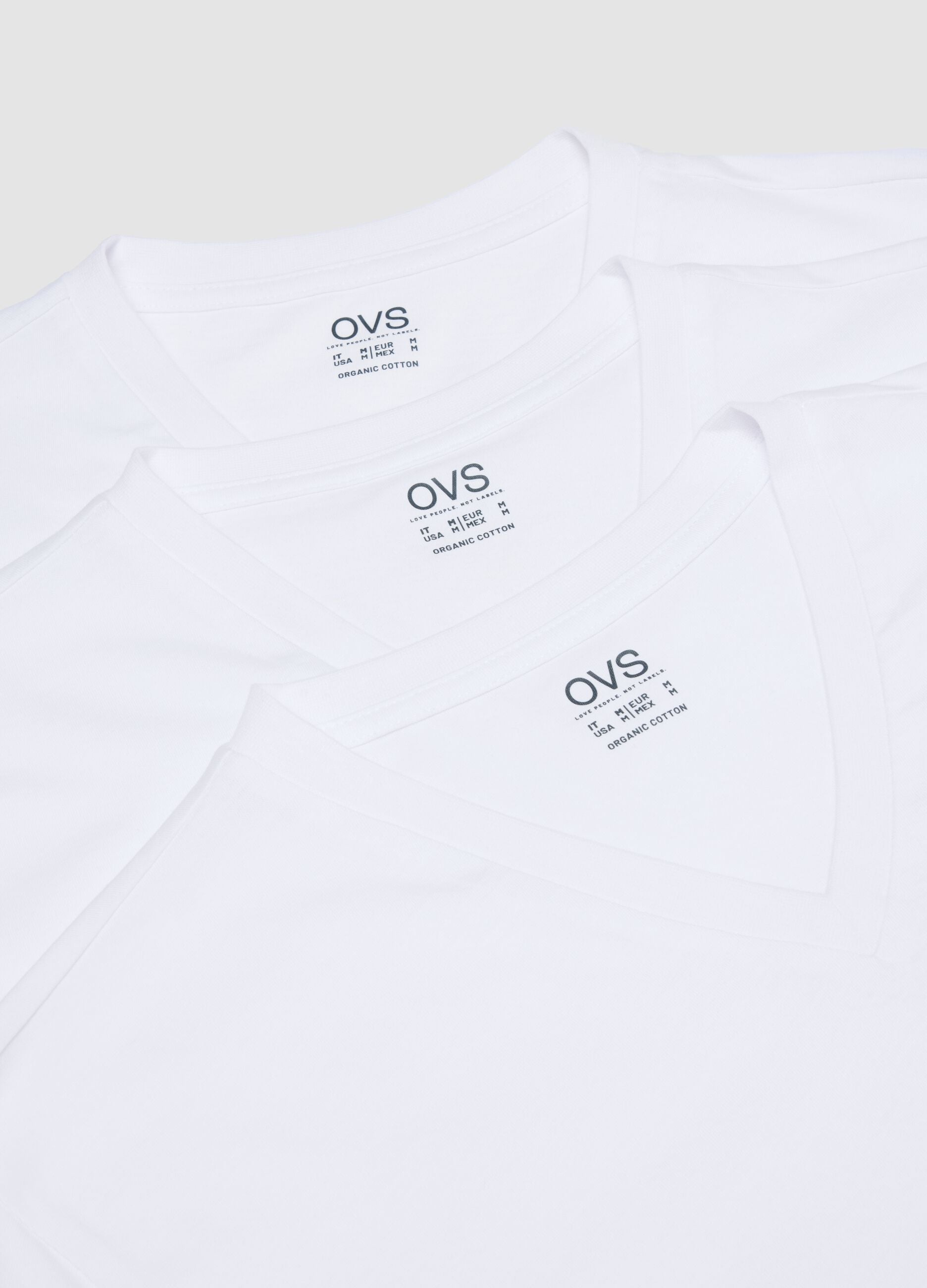 3-pack of white organic cotton V-neck T-shirts