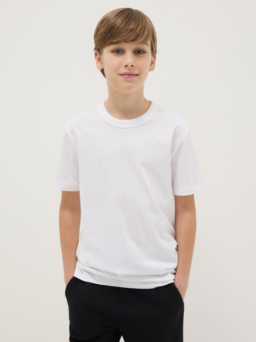 Boy's white crew neck T-shirt in pure cotton over fit_0