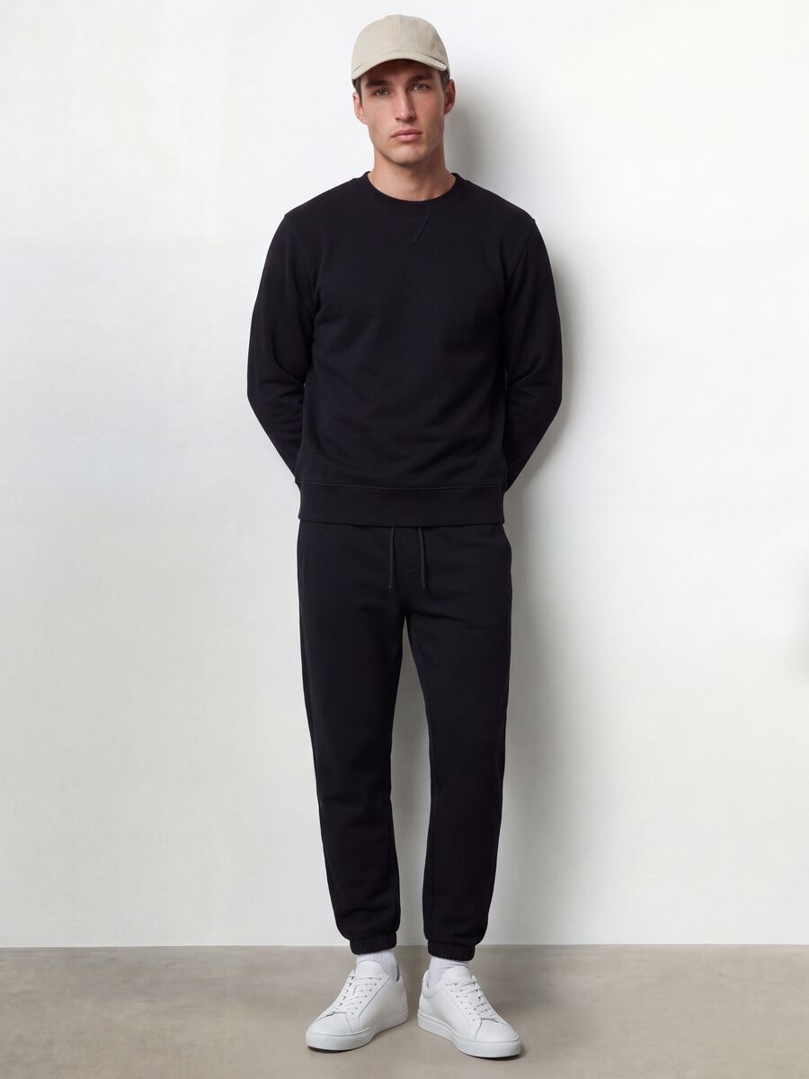 Black crew-neck sweatshirt in cotton blend, regular fit_1