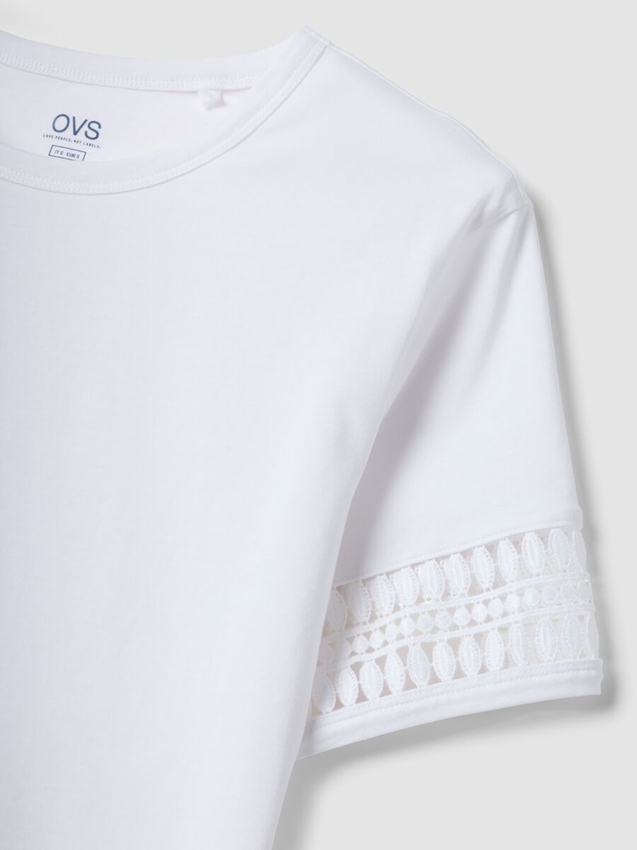 Camiseta blanca de algod&oacute;n puro con mangas de encaje_5