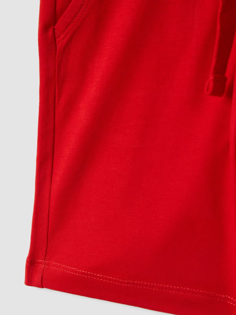 Boys&rsquo; red pure cotton shorts, regular fit_3