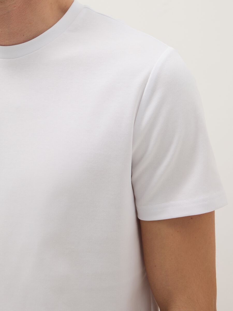 White Cotton Blend Crew Neck T-shirt Regular Fit_3
