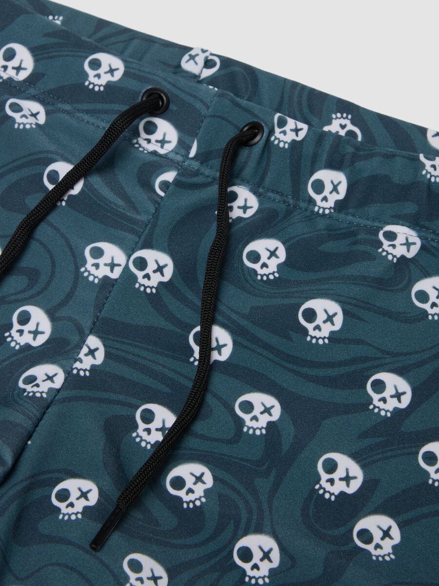 &Mu;&pi;&lambda;&epsilon; &mu;&pi;&omicron;&xi;&epsilon;&rho;ά&kappa;&iota; &mu;&alpha;&gamma;&iota;ό &alpha;&pi;ό &epsilon;&lambda;&alpha;&sigma;&tau;&iota;&kappa;ό ύ&phi;&alpha;&sigma;&mu;&alpha;_2