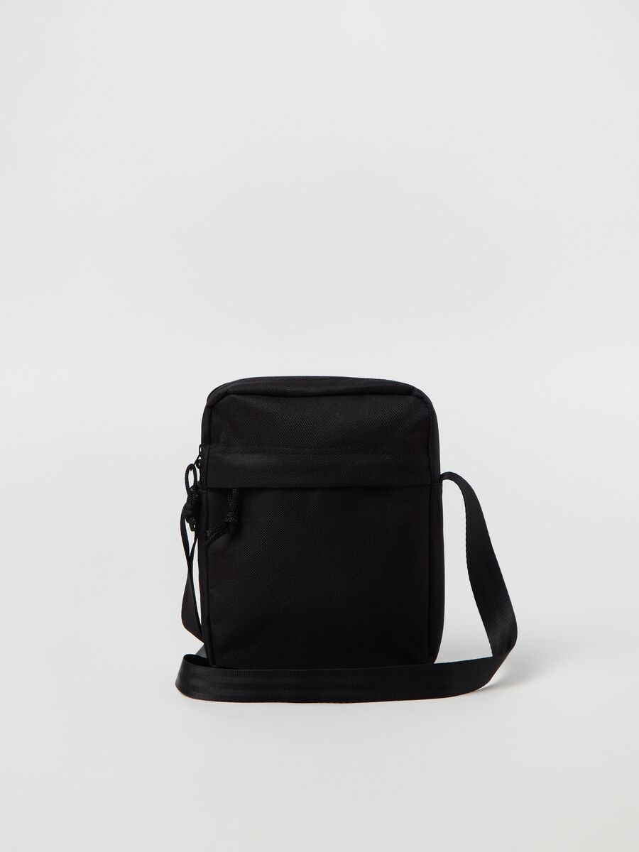 Bag with shoulder strap._0