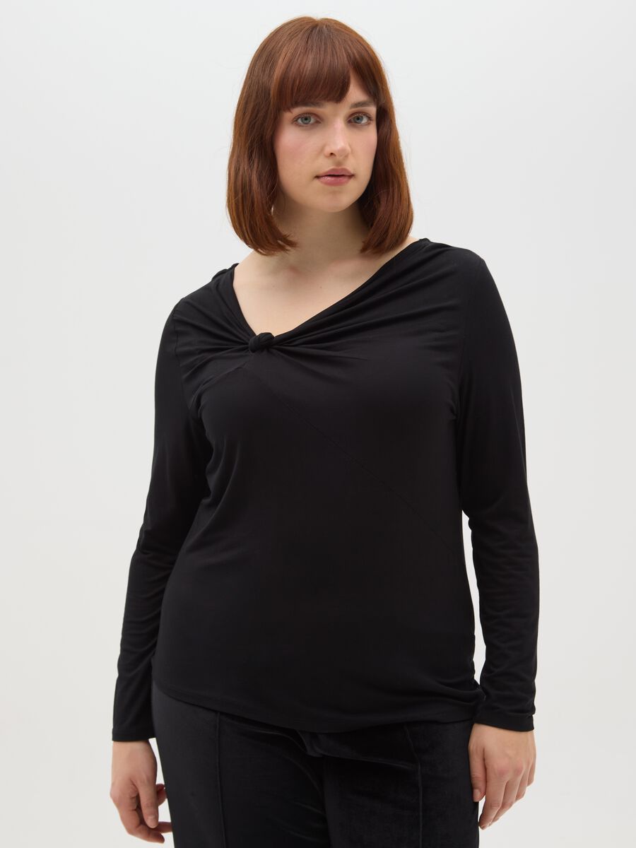 Schwarzer Regular Fit Pullover mit V-Ausschnitt_0