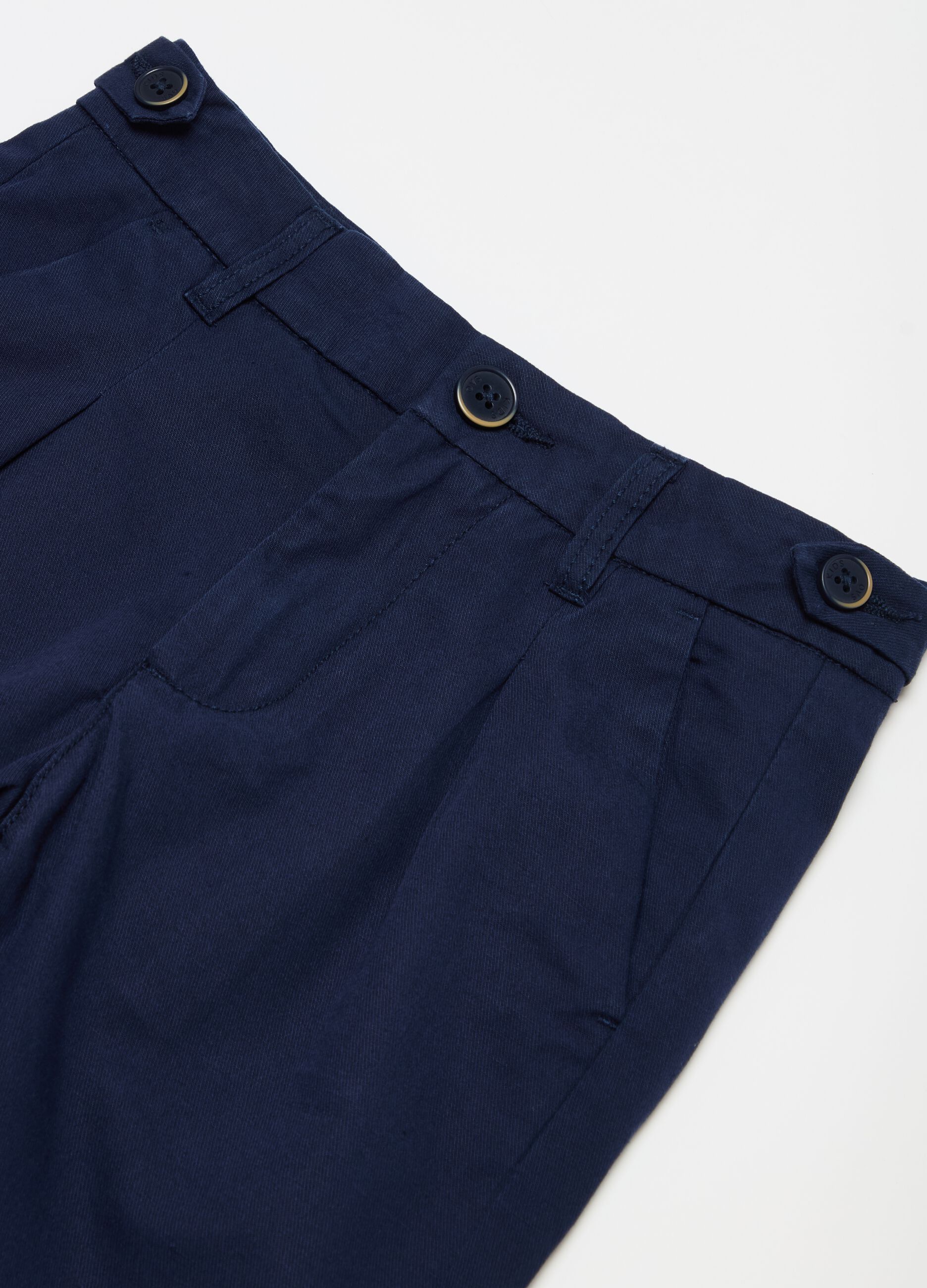 Chino Bermuda shorts in cotton and linen