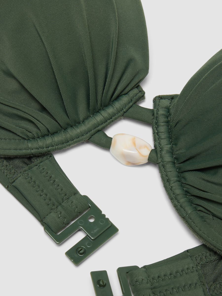 Gr&uuml;nes Stretch-Bikini-Top mit Steinen und herausnehmbaren Cups_5