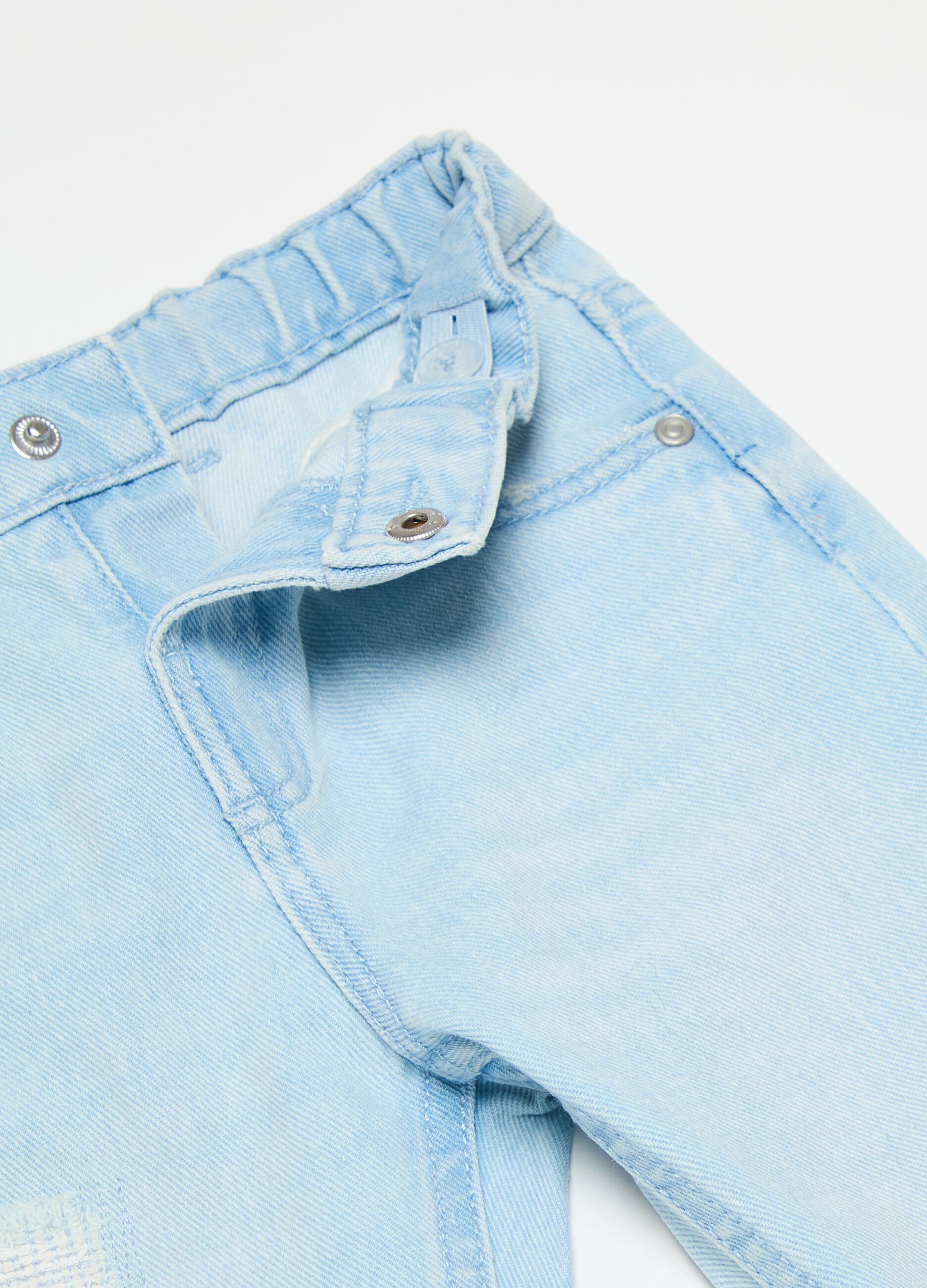 Cotton jeans with abrasions