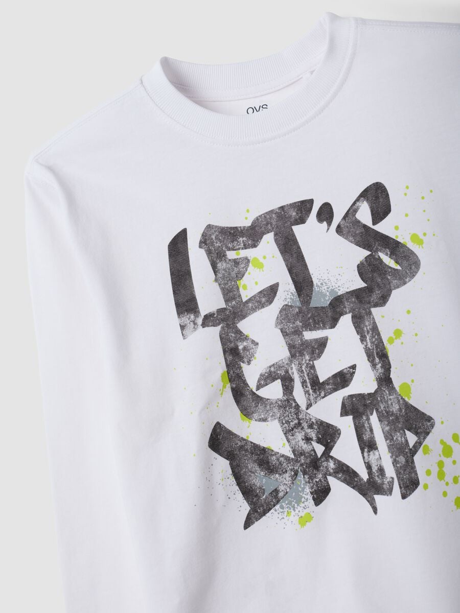 T-shirt branca em algod&atilde;o org&acirc;nico puro com frase &ldquo;Let&rsquo;s get drip&rdquo; para rapaz_2