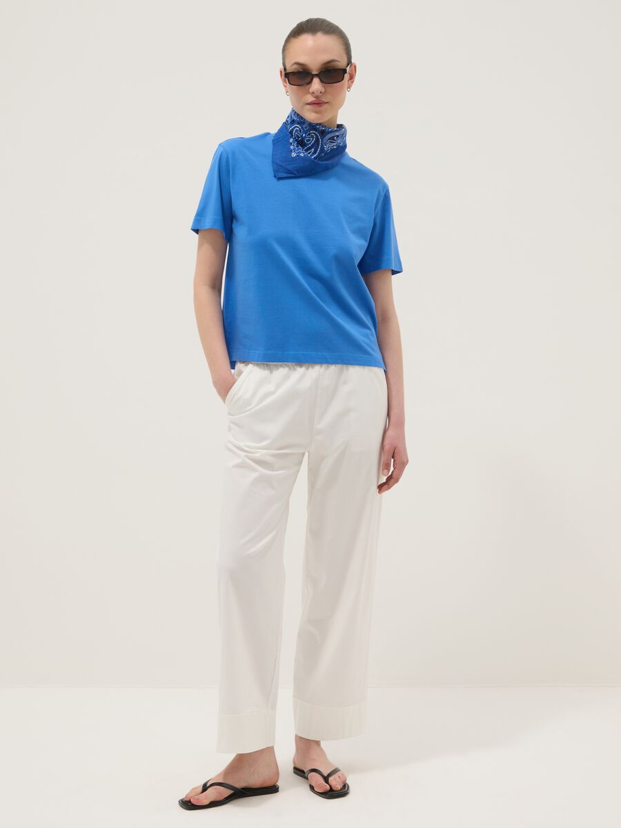 Blaues Regular-Fit T-Shirt aus reiner Baumwolle_2