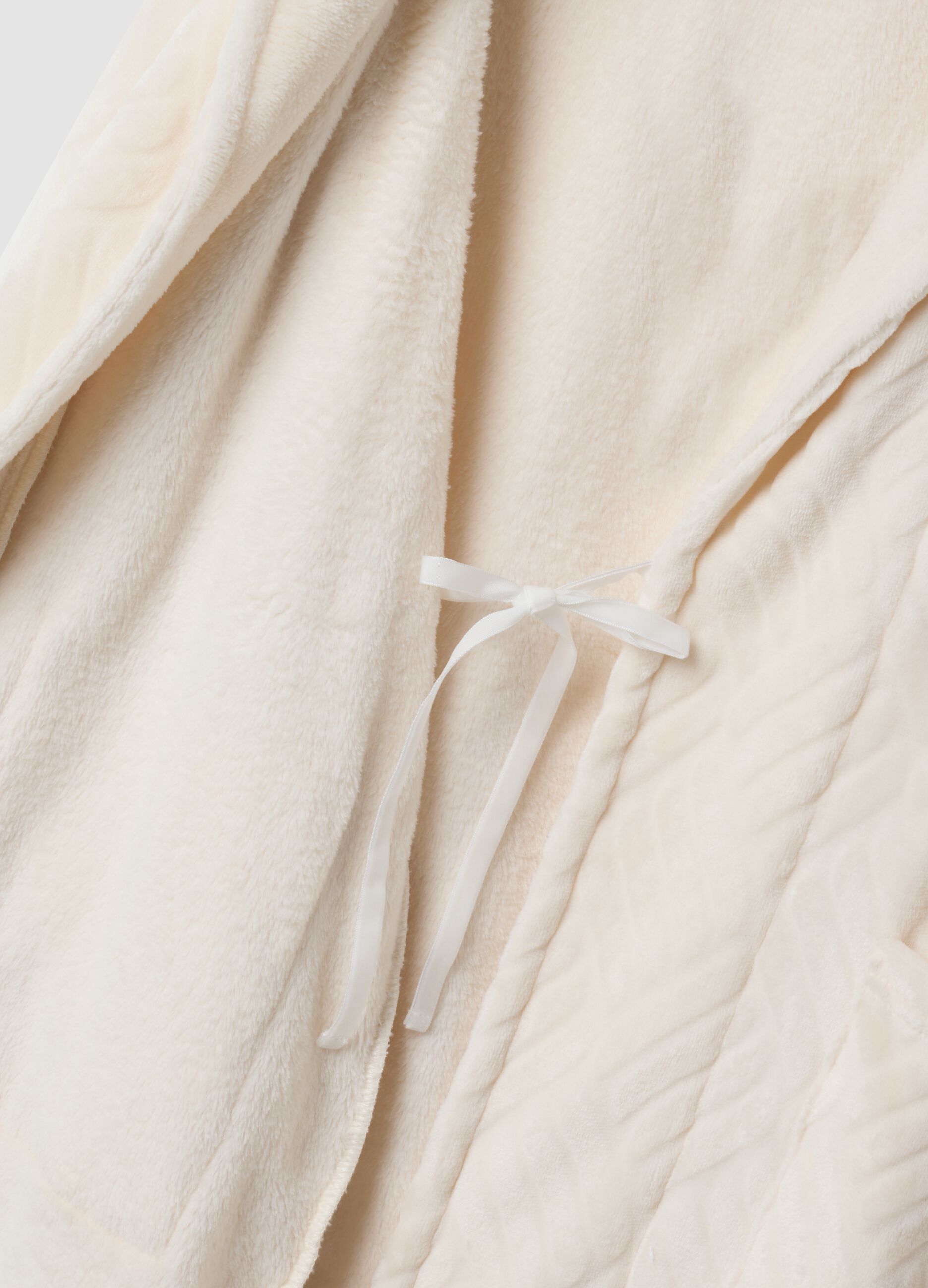 Beige quilted dressing gown with belt and shawl collar