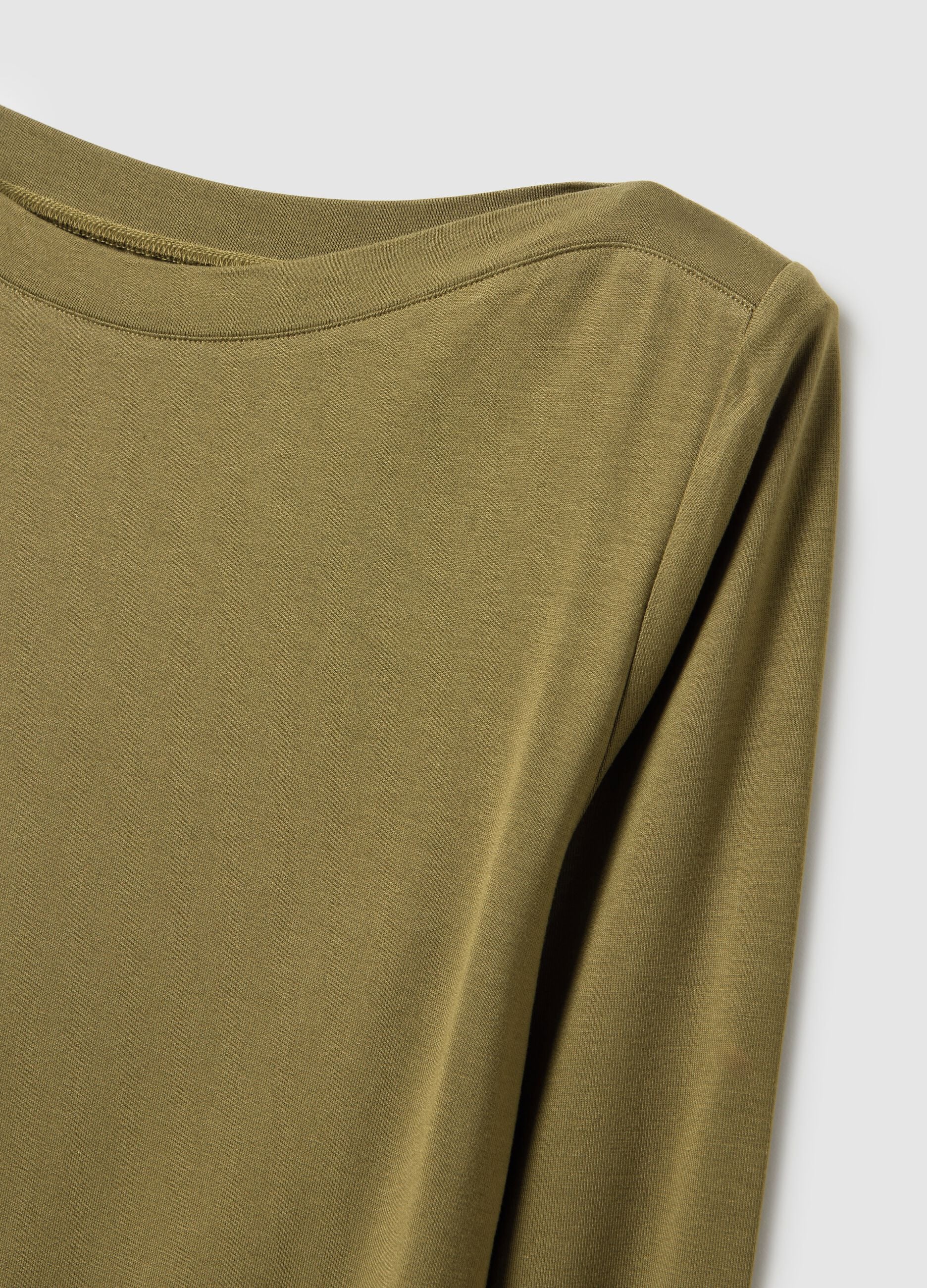 Green crew neck long sleeve regular fit t-shirt