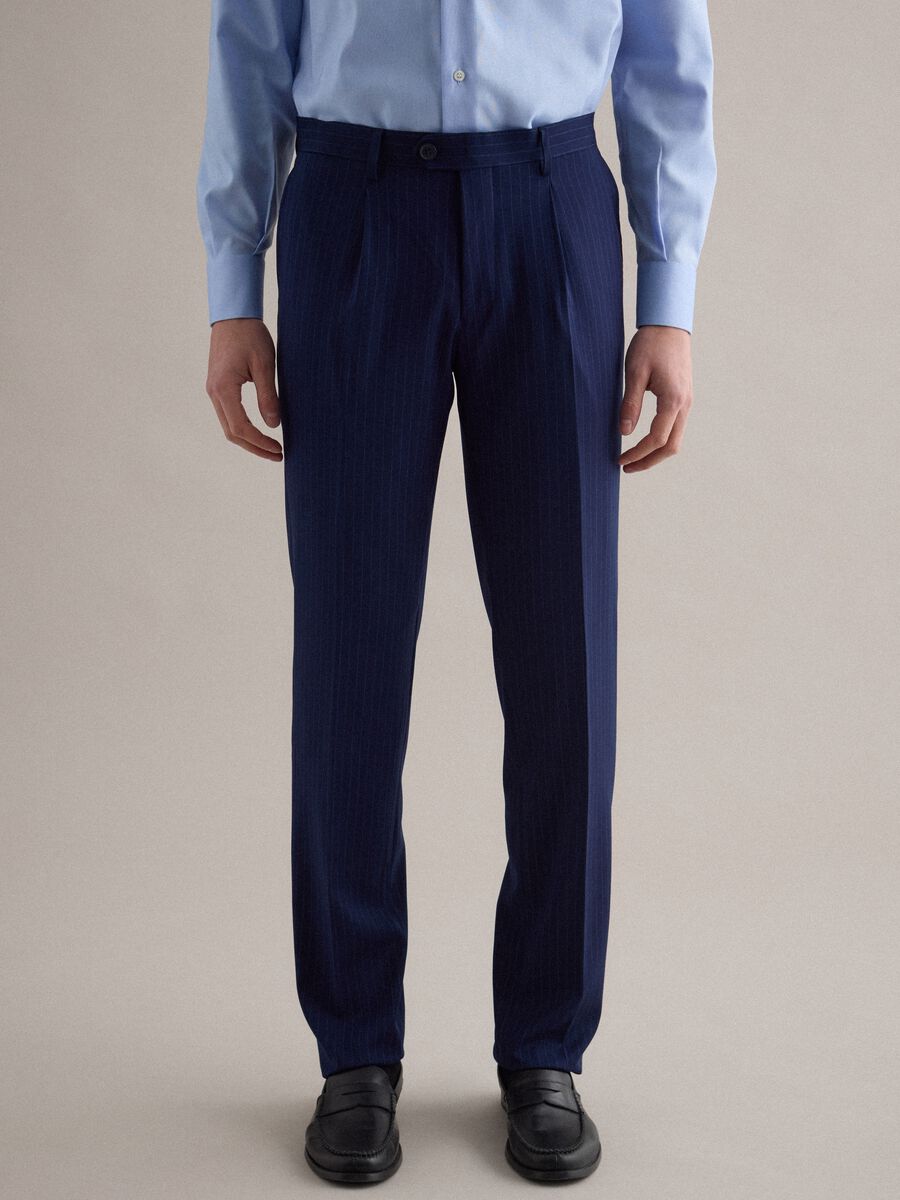 Navy double-breasted striped blazer with tailored fit_2