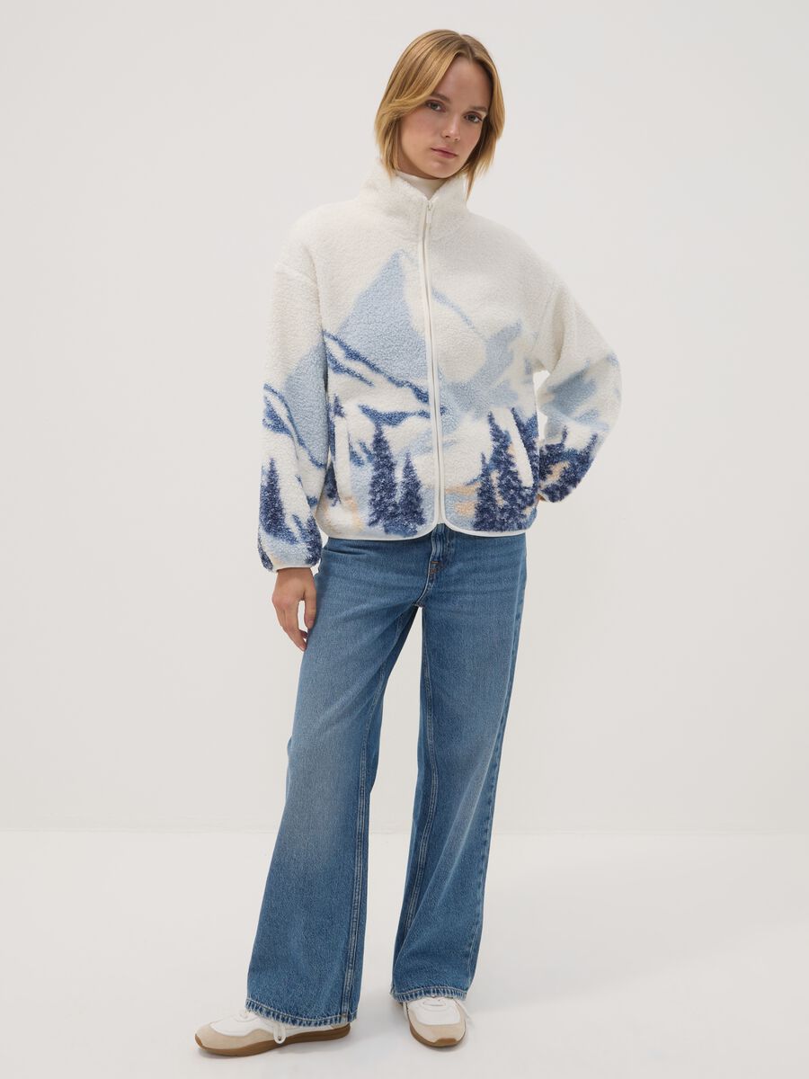 White full-zip sweatshirt with landscape print, regular fit_2