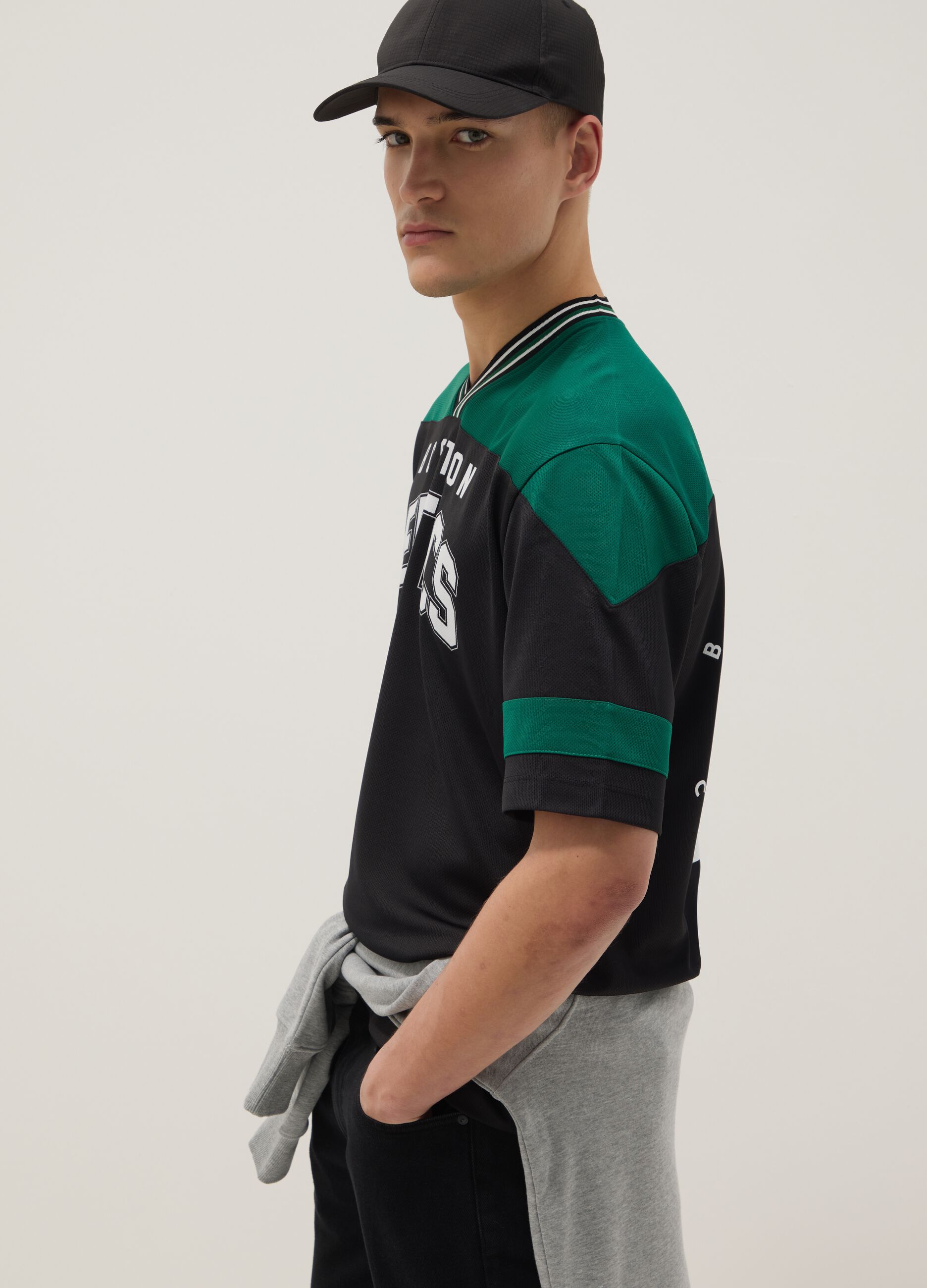 &Pi;&omicron;&lambda;ύ&chi;&rho;&omega;&mu;&omicron; &mu;&pi;&lambda;&omicron;&upsilon;&zeta;ά&kappa;&iota; &alpha;&pi;ό &kappa;&alpha;&theta;&alpha;&rho;ό &beta;&alpha;&mu;&beta;ά&kappa;&iota; &kappa;&alpha;&nu;&omicron;&nu;&iota;&kappa;ή &gamma;&rho;&alpha;&mu;&mu;ή Boston Celtics