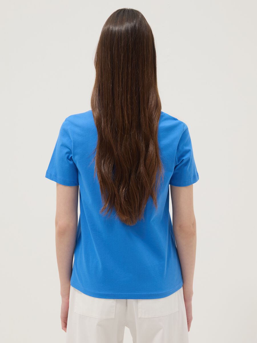 Camiseta azul de algod&oacute;n org&aacute;nico de manga corta_3