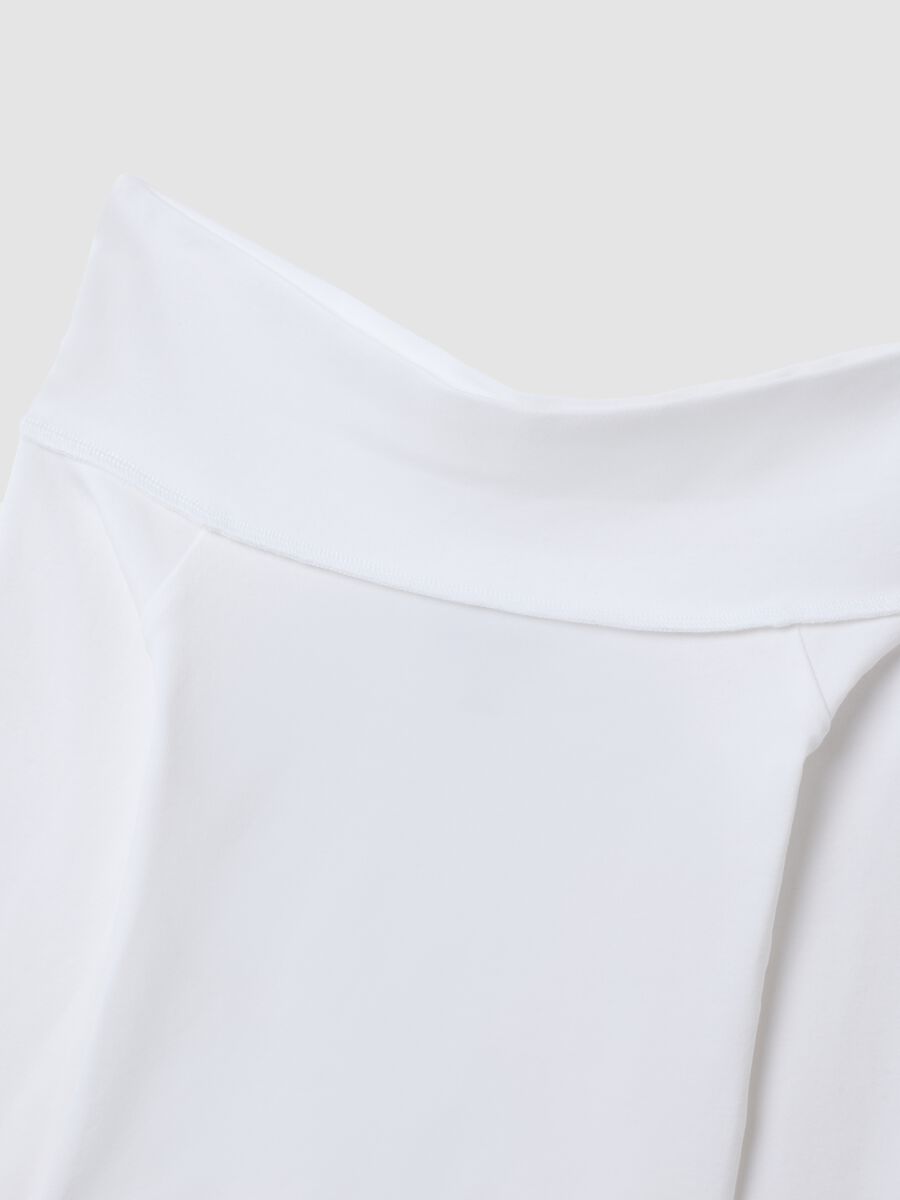 Wei&szlig;es Slim-Fit-T-Shirt aus elastischer Baumwolle mit U-Boot-Ausschnitt_4