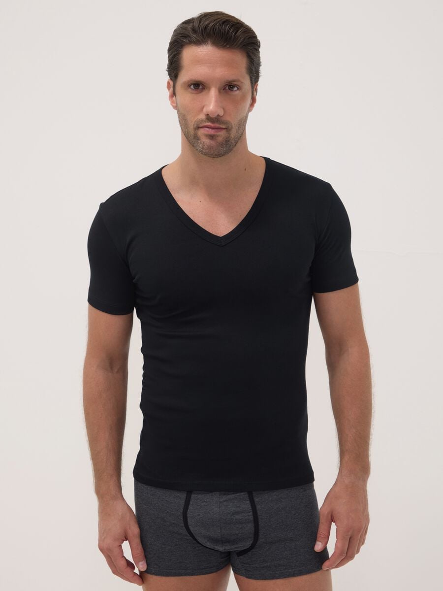 2-pack of black organic cotton T-shirts with deep V-neck_0