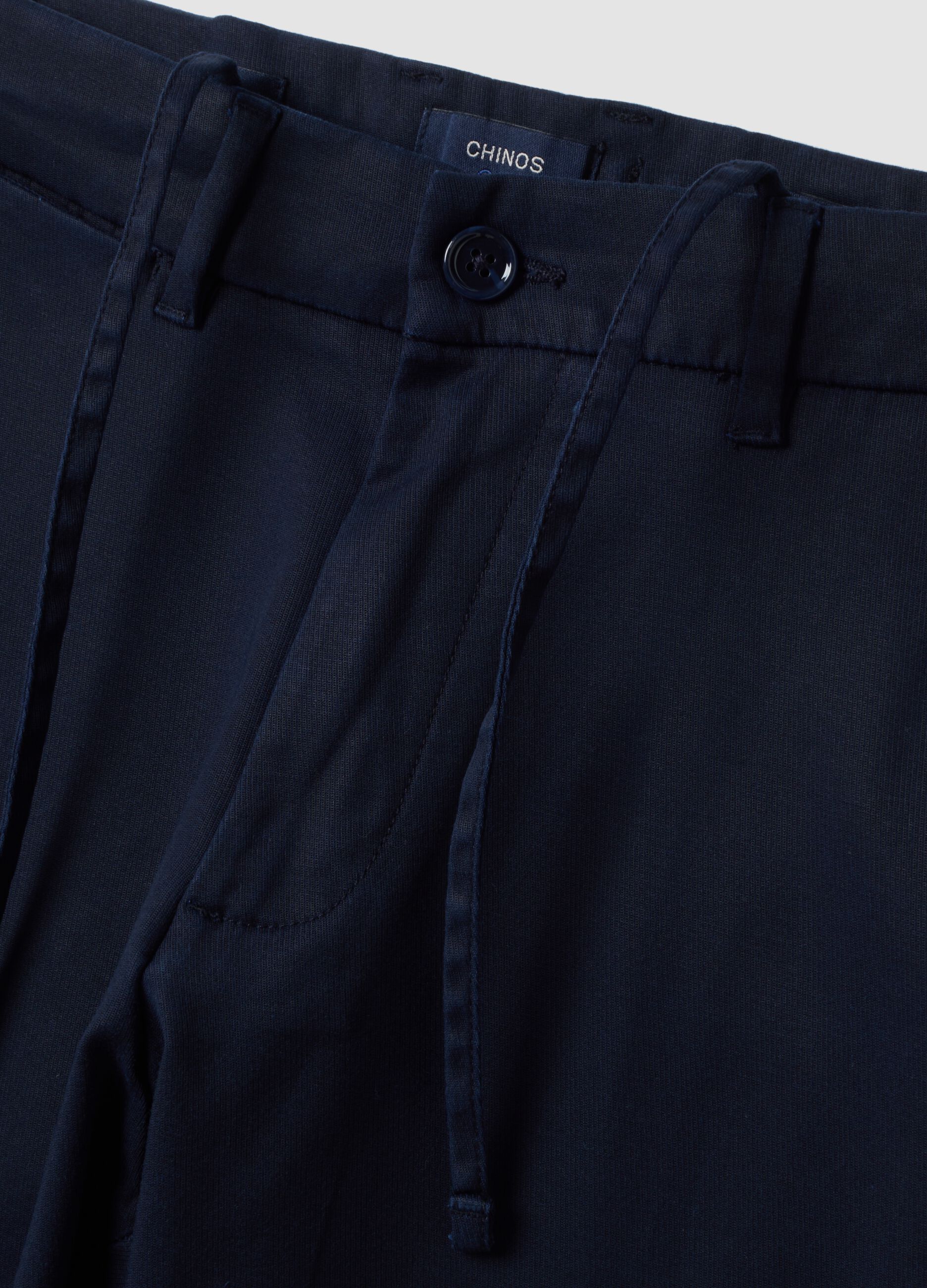 &Mu;&pi;&lambda;&epsilon; chino &pi;&alpha;&nu;&tau;&epsilon;&lambda;ό&nu;&iota; slim fit &alpha;&pi;ό lyocell &kappa;&alpha;&iota; &epsilon;&lambda;&alpha;&sigma;&tau;&iota;&kappa;ό &beta;&alpha;&mu;&beta;ά&kappa;&iota;