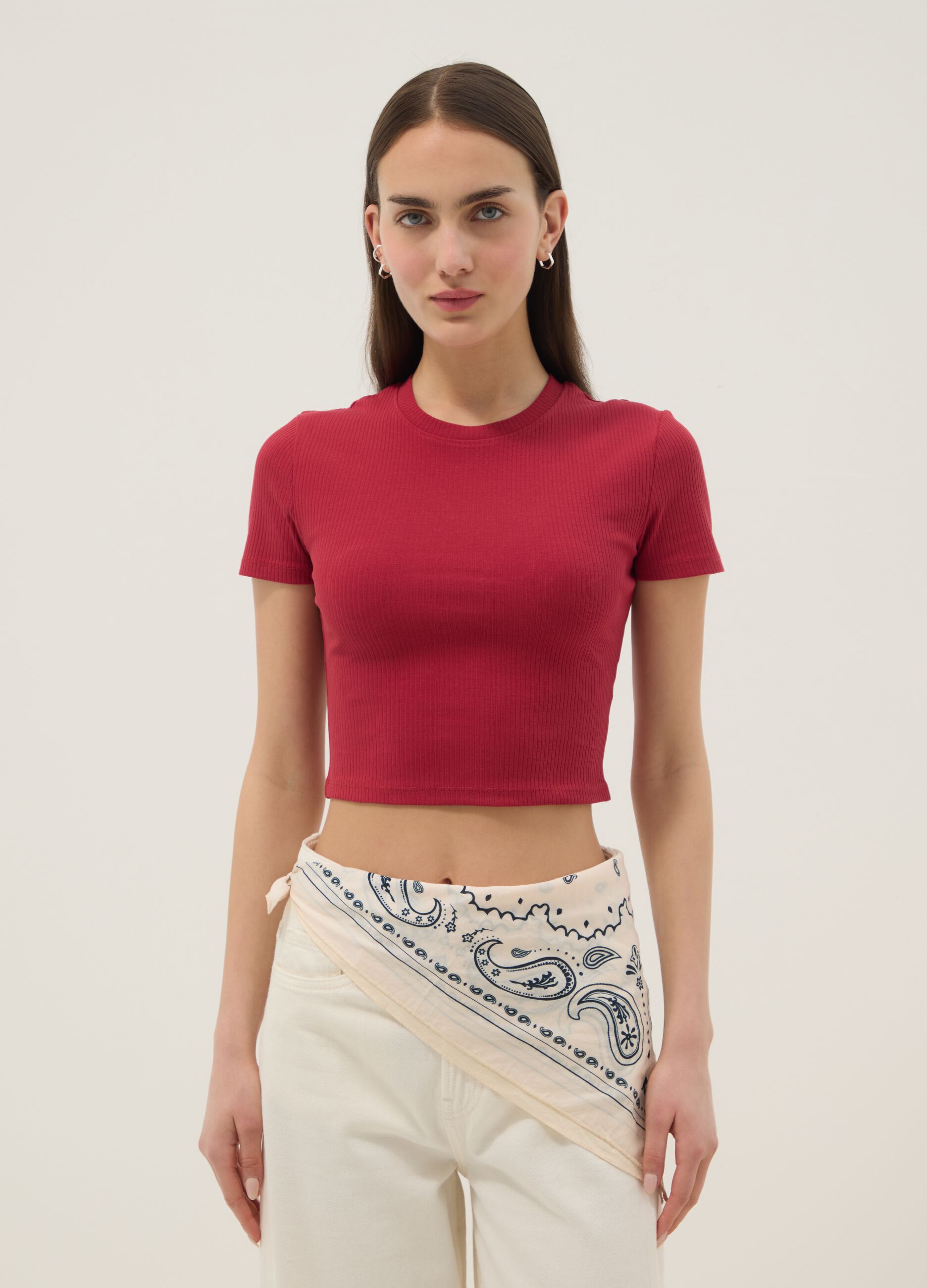 Rotes, geripptes Fitted-T-Shirt aus Stretch-Baumwolle