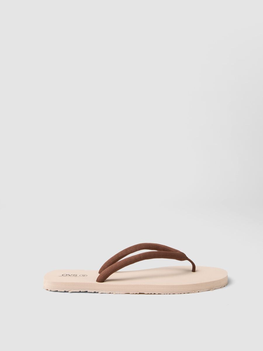Beige Zehentrenner mit breiten Riemen_0