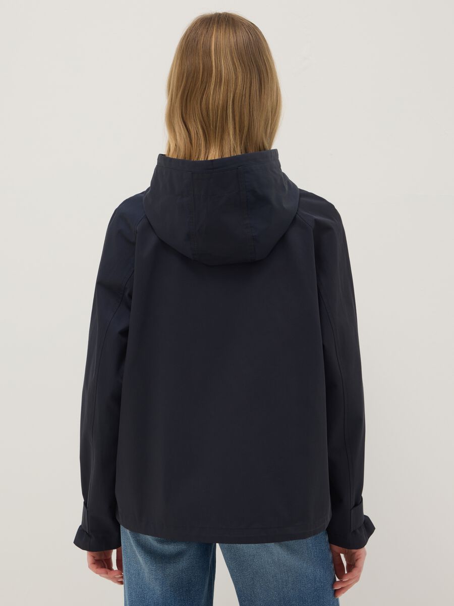 Black regular fit cotton blend jacket with zip and hood_2