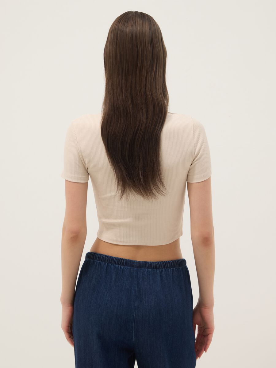 Beiges, geripptes Slim-Fit T-Shirt aus Stretch-Baumwolle_3