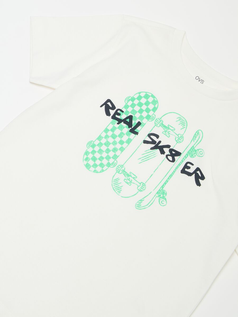 Organic cotton pyjamas with skateboard print_2