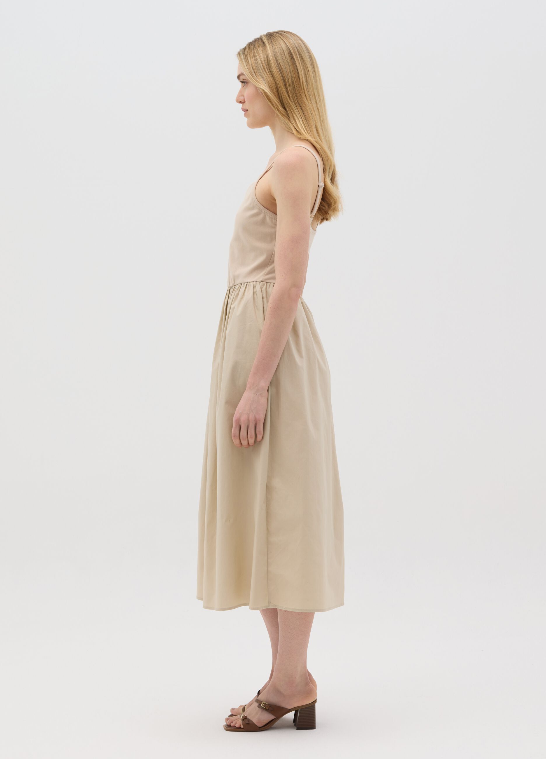 Women&rsquo;s beige sleeveless long dress in stretch cotton.