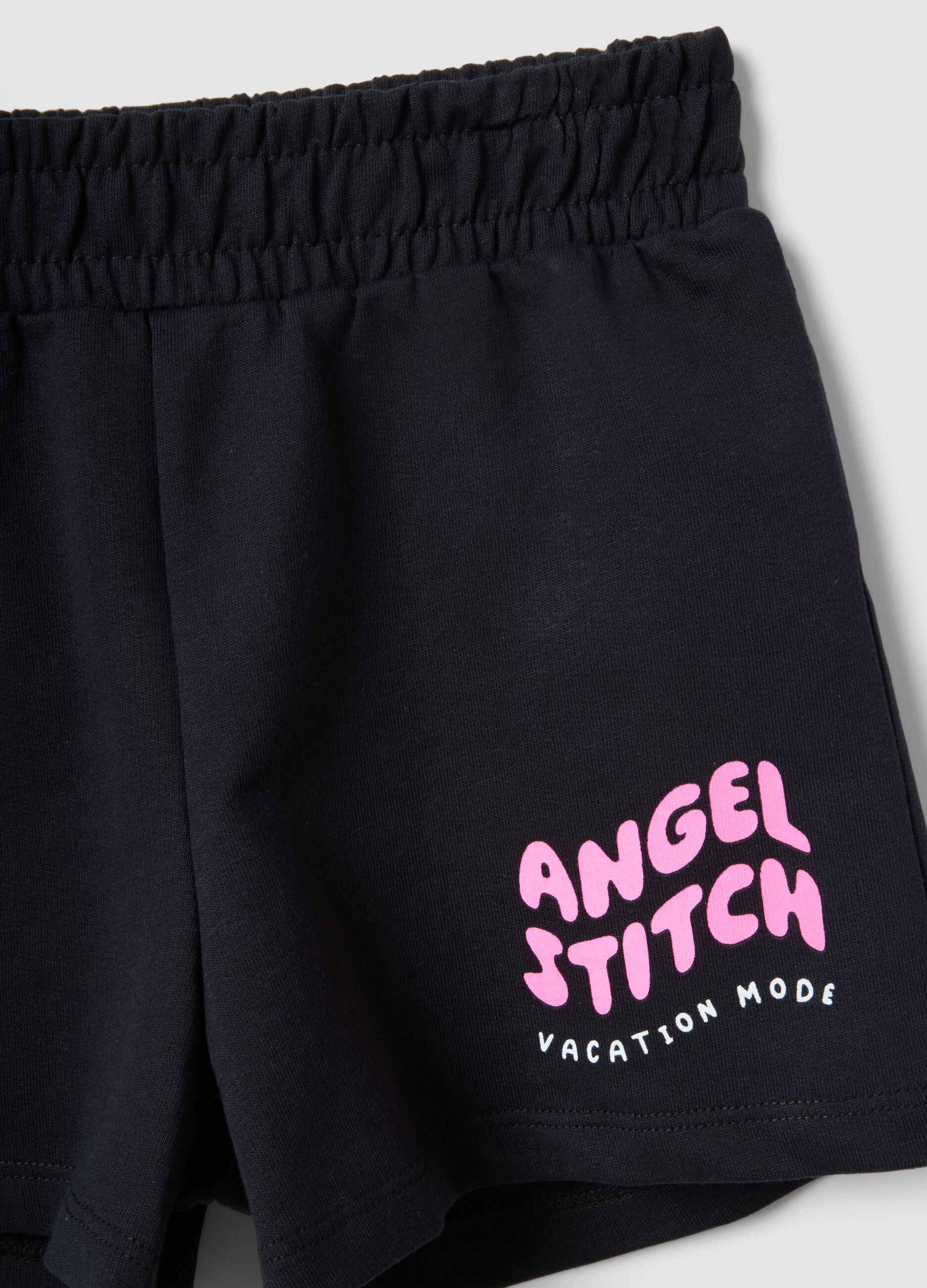 Conjunto multicolor em algod&atilde;o el&aacute;stico para menina com estampados do Stitch