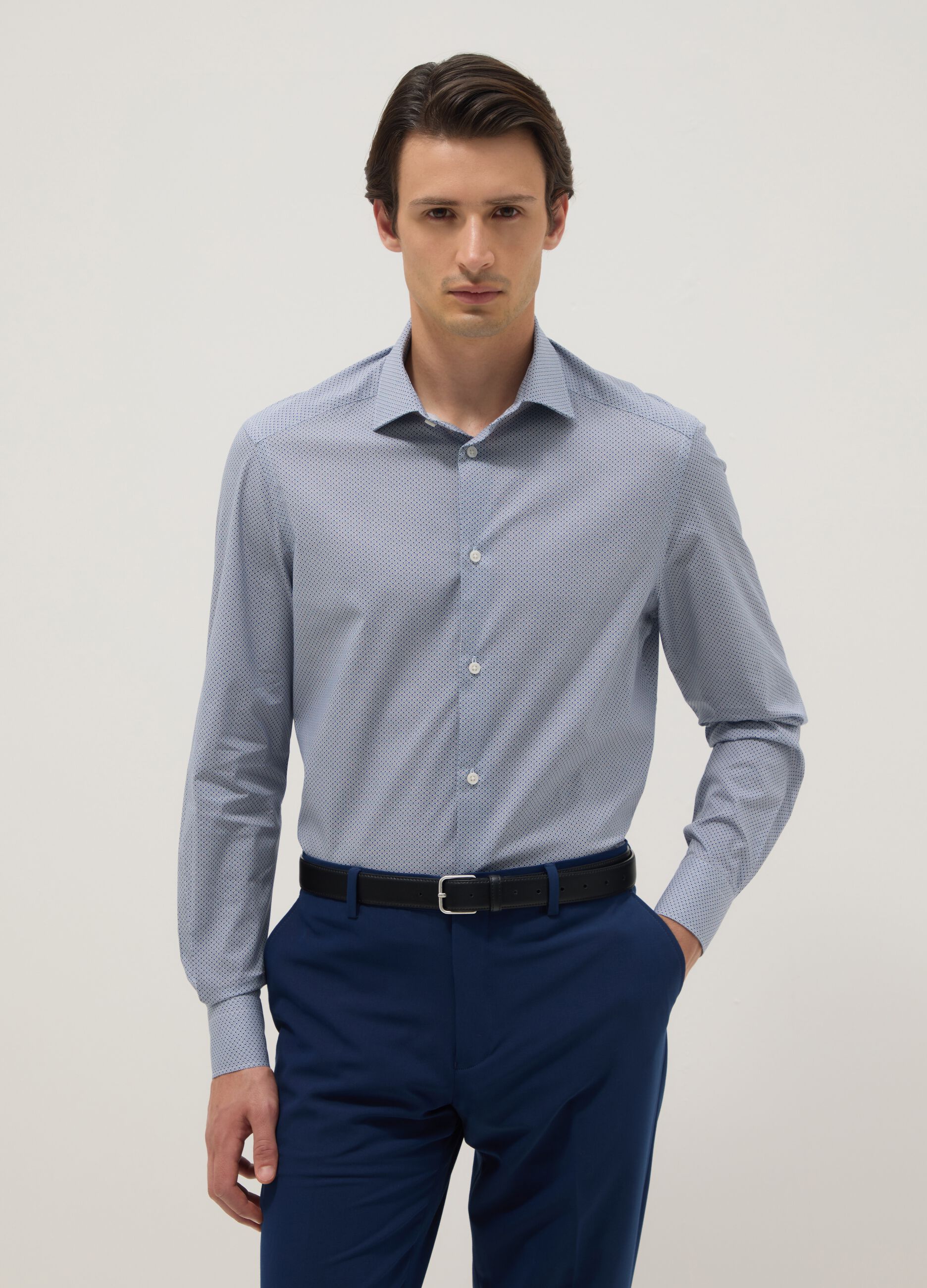 Camisa azul slim fit de algod&atilde;o el&aacute;stico com microquadrados
