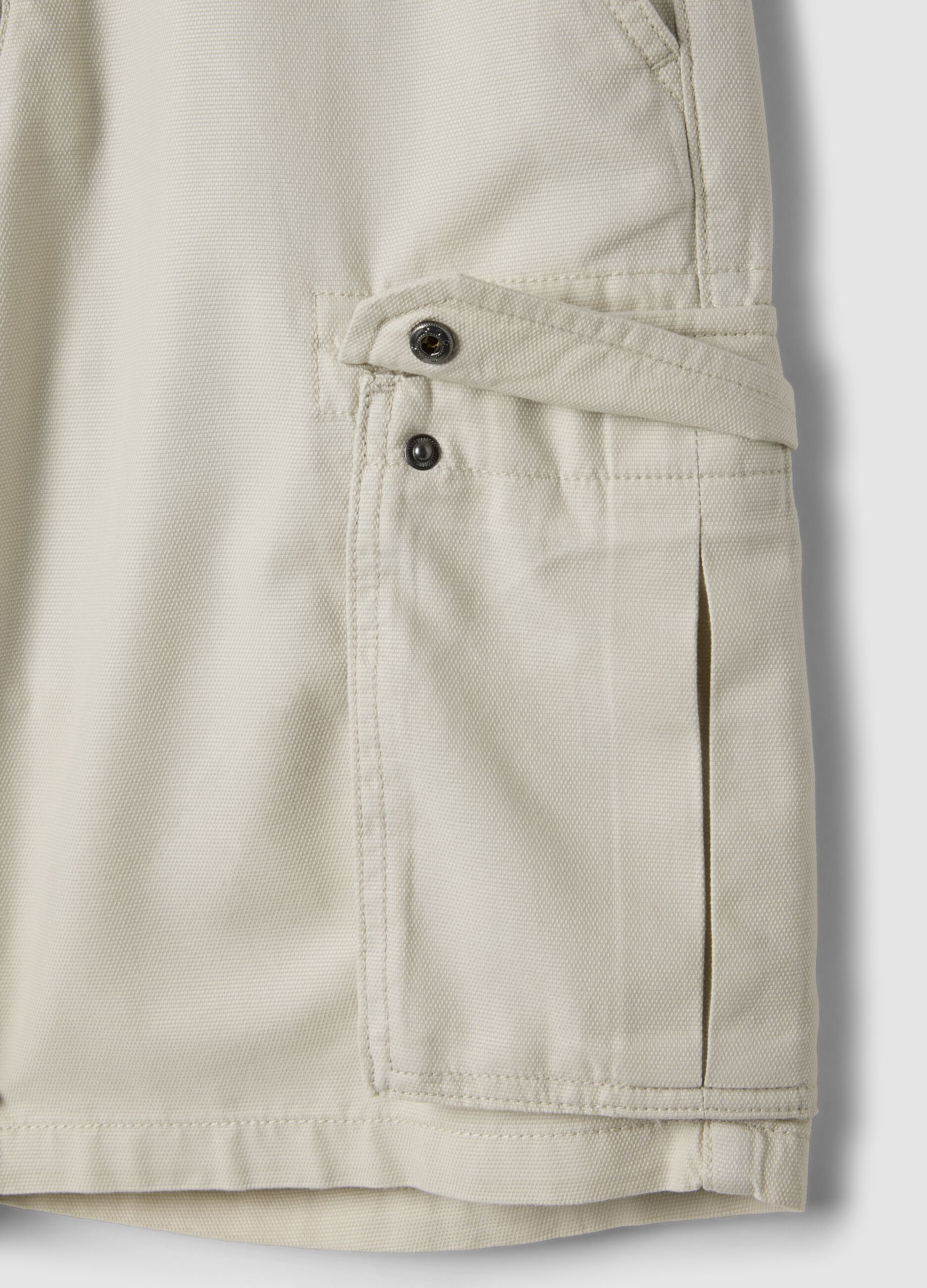 White pure cotton cargo Bermuda shorts, regular fit