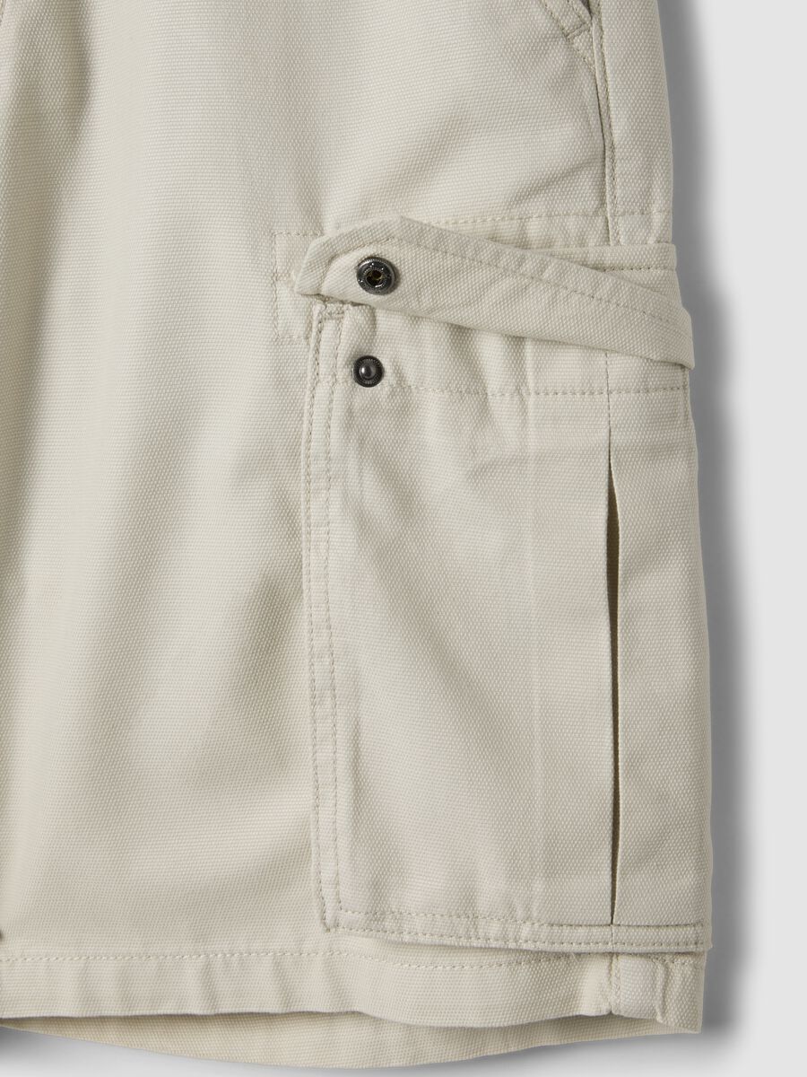 White pure cotton cargo Bermuda shorts, regular fit_1
