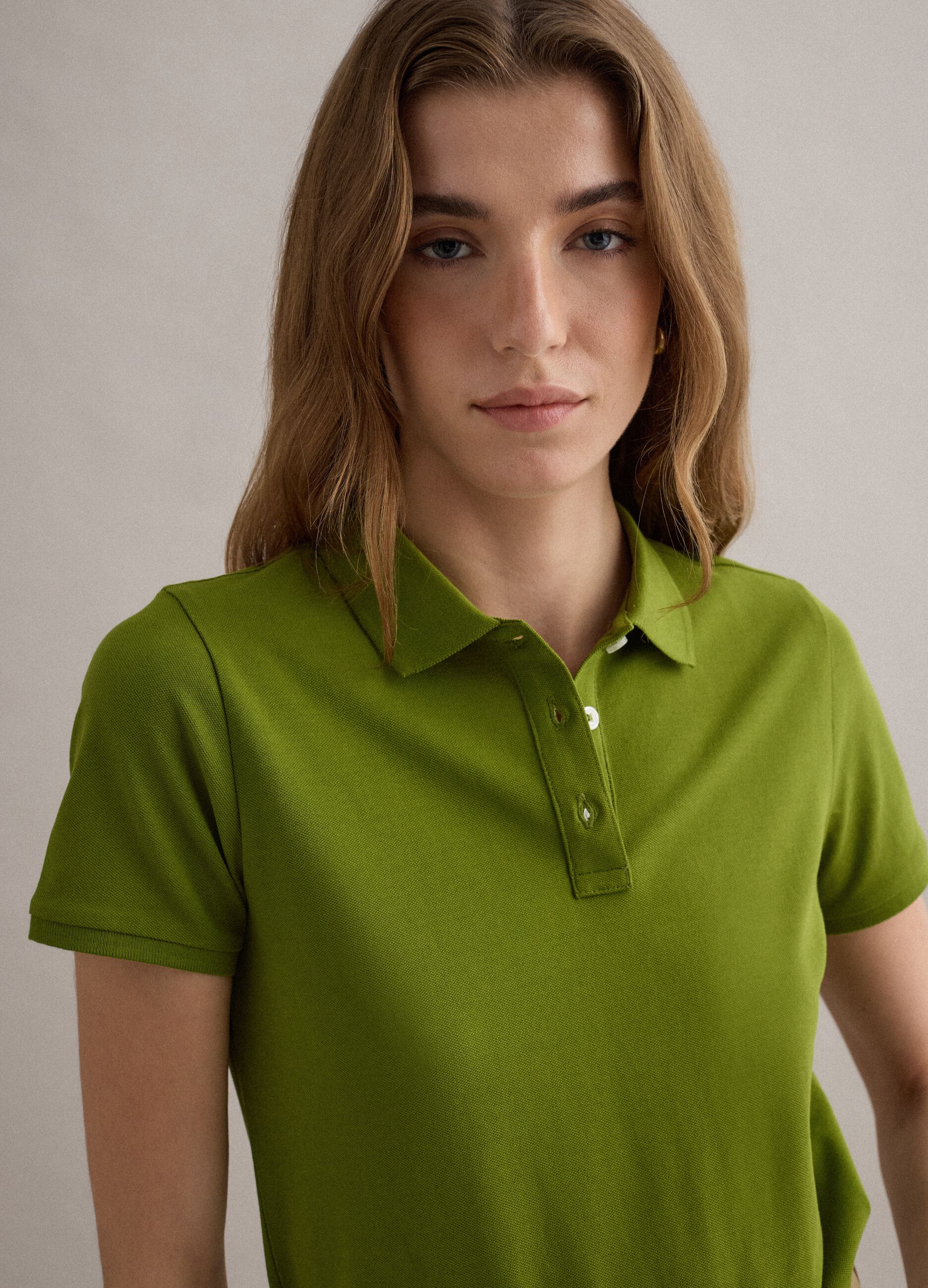 Green short-sleeve polo in pure cotton, regular fit