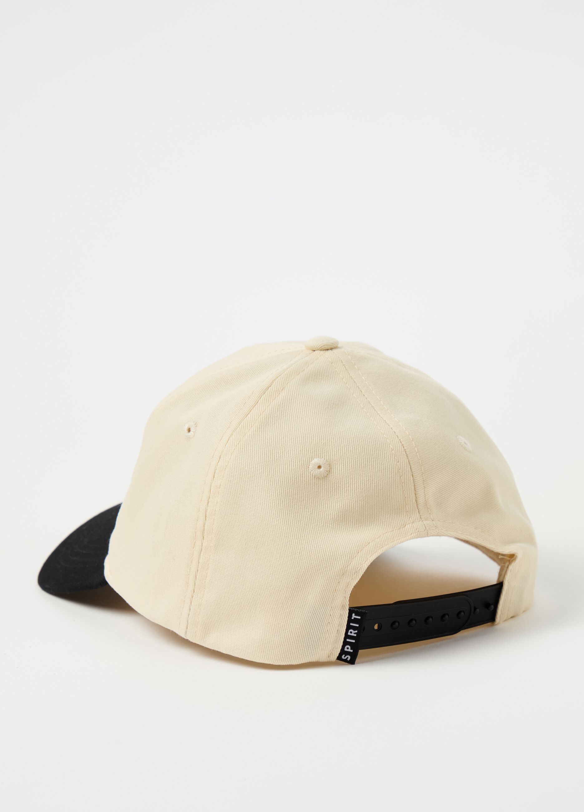 Baseball cap with Jeep patch