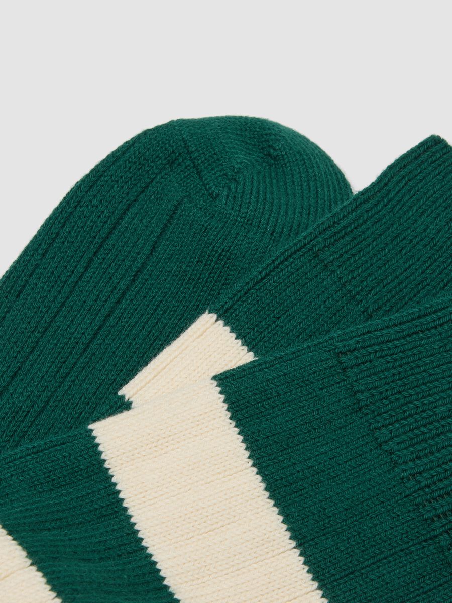Green stretch cotton-blend tennis socks with stripes_2