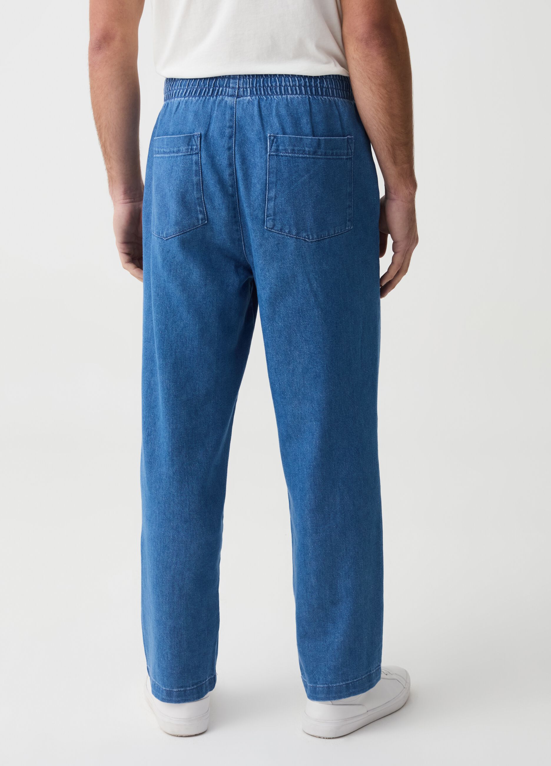 Pantalone chino jogger relaxed fit in denim