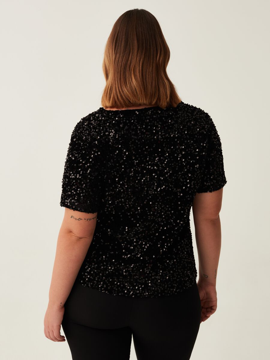 Curvy T-shirt with sequins_2