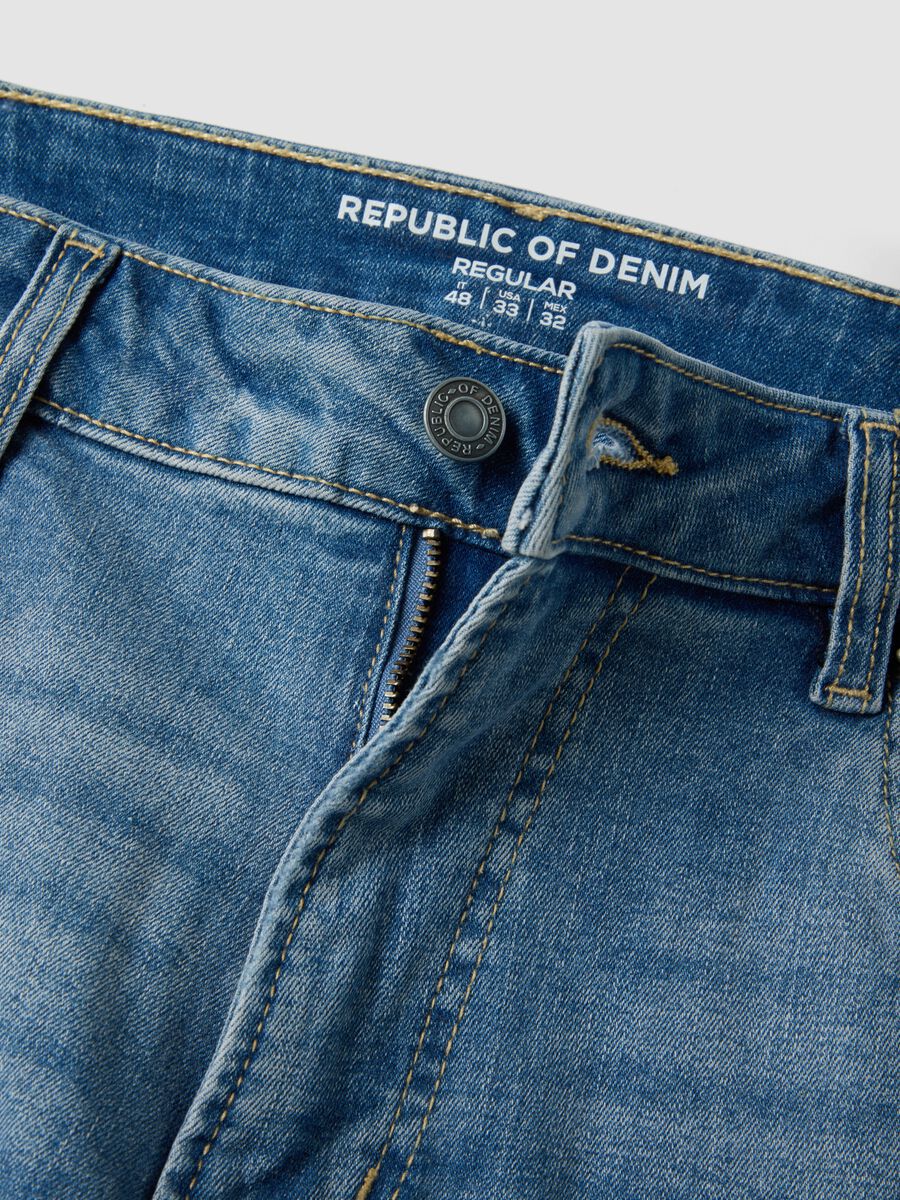 Hellblaue Denim-Jeans aus Stretch-Baumwolle, Regular Fit_1