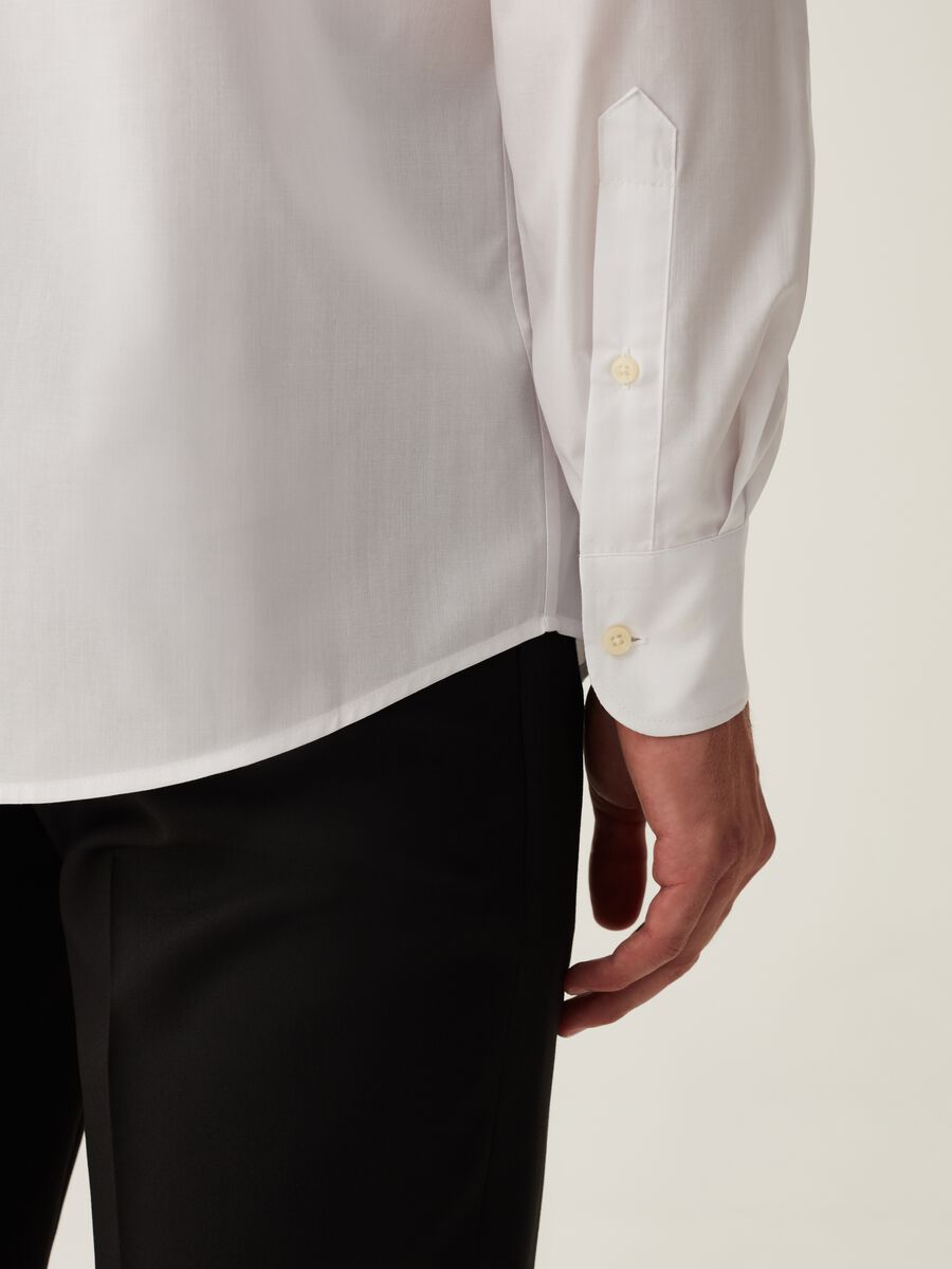 Regular-fit button-down shirt with pocket_3