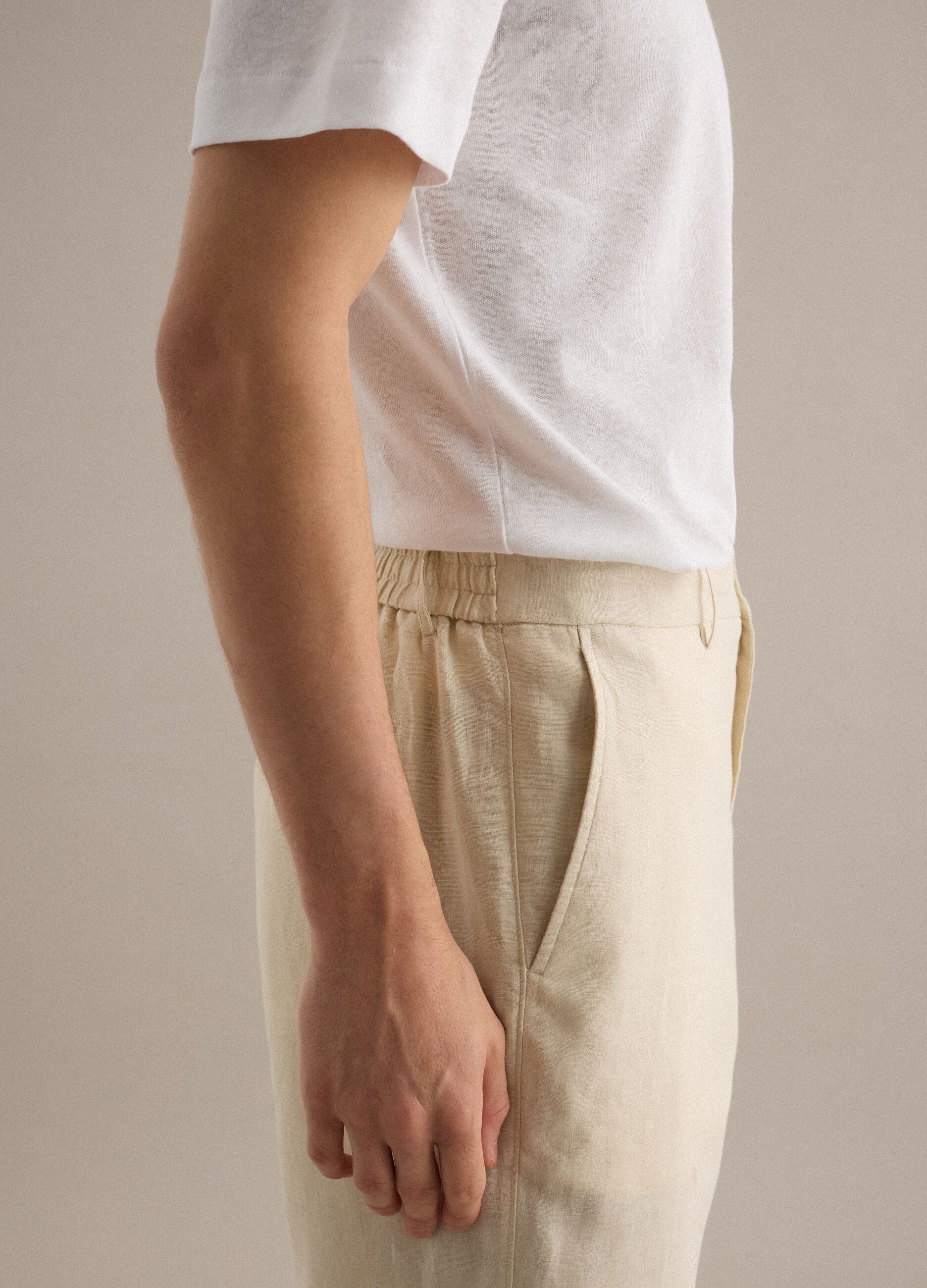 White pure linen trousers with regular fit