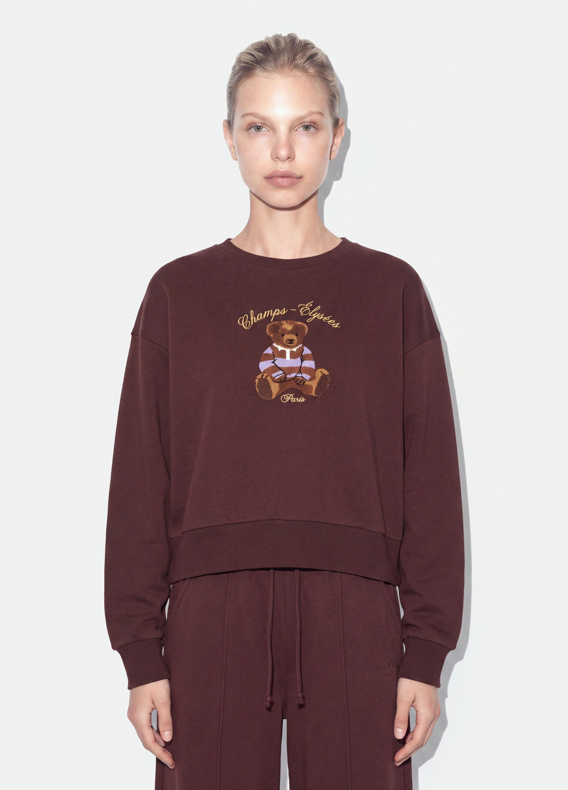 Felpa marrone in misto cotone con girocollo e stampa teddy