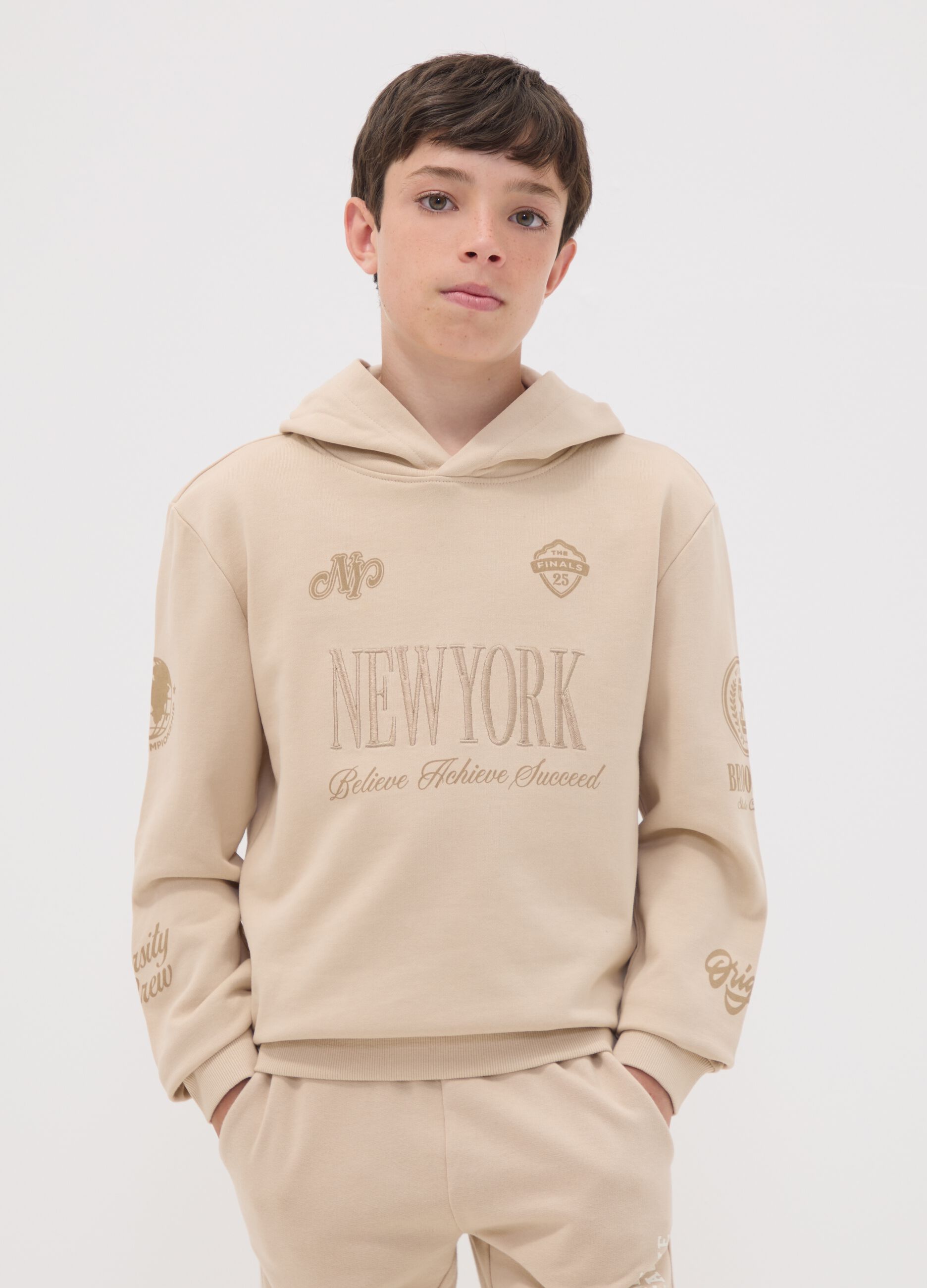 Beige pure cotton hoodie with New York print for boys