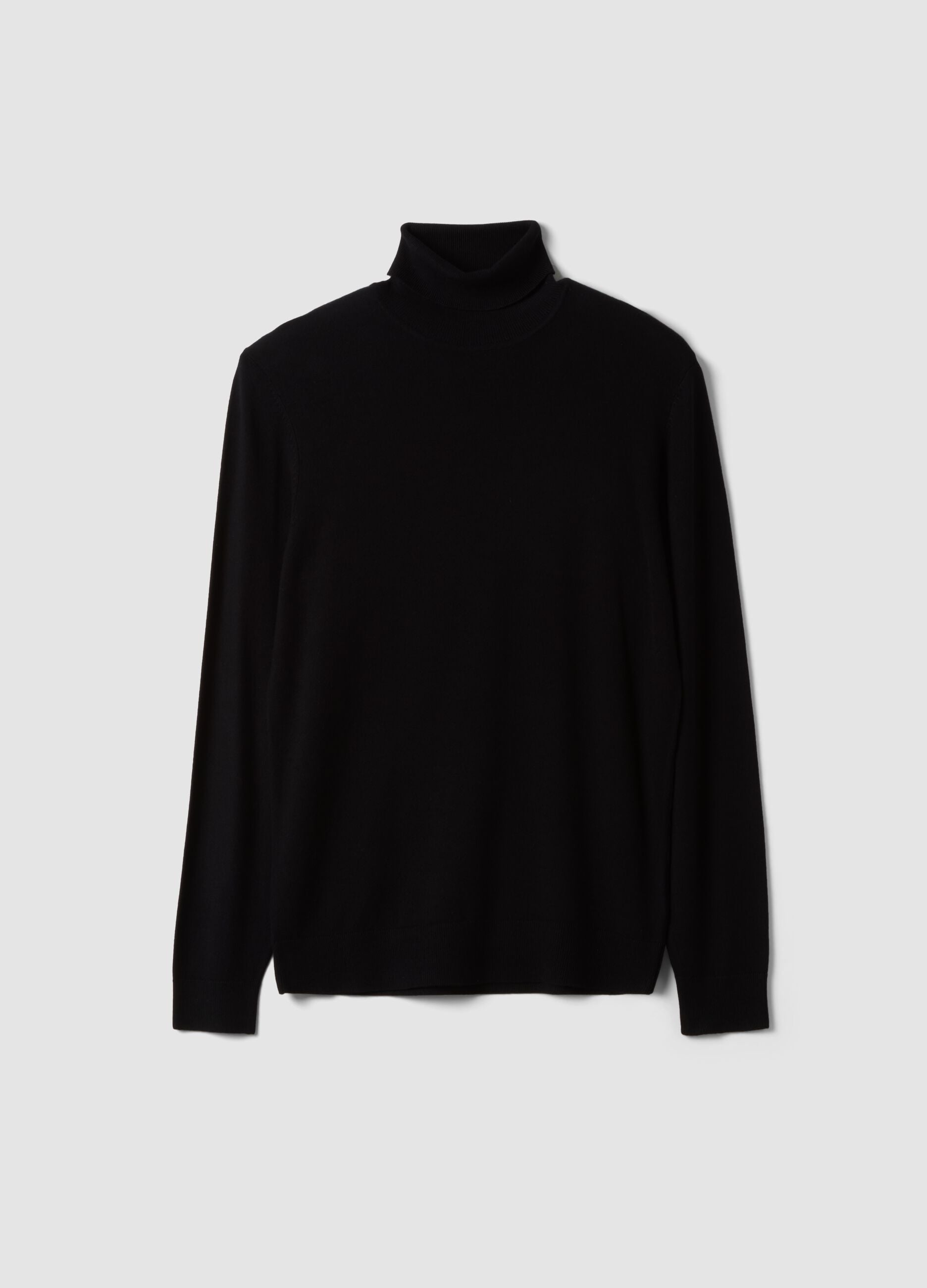 Maglia nera in misto viscosa a Dolcevita