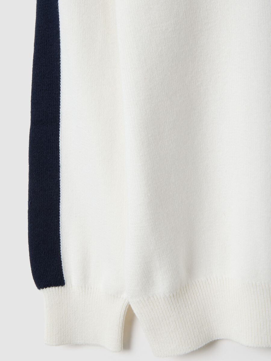 Wei&szlig;e Pullover aus reiner Baumwolle mit blauen Streifen, oversized f&uuml;r Kinder_3