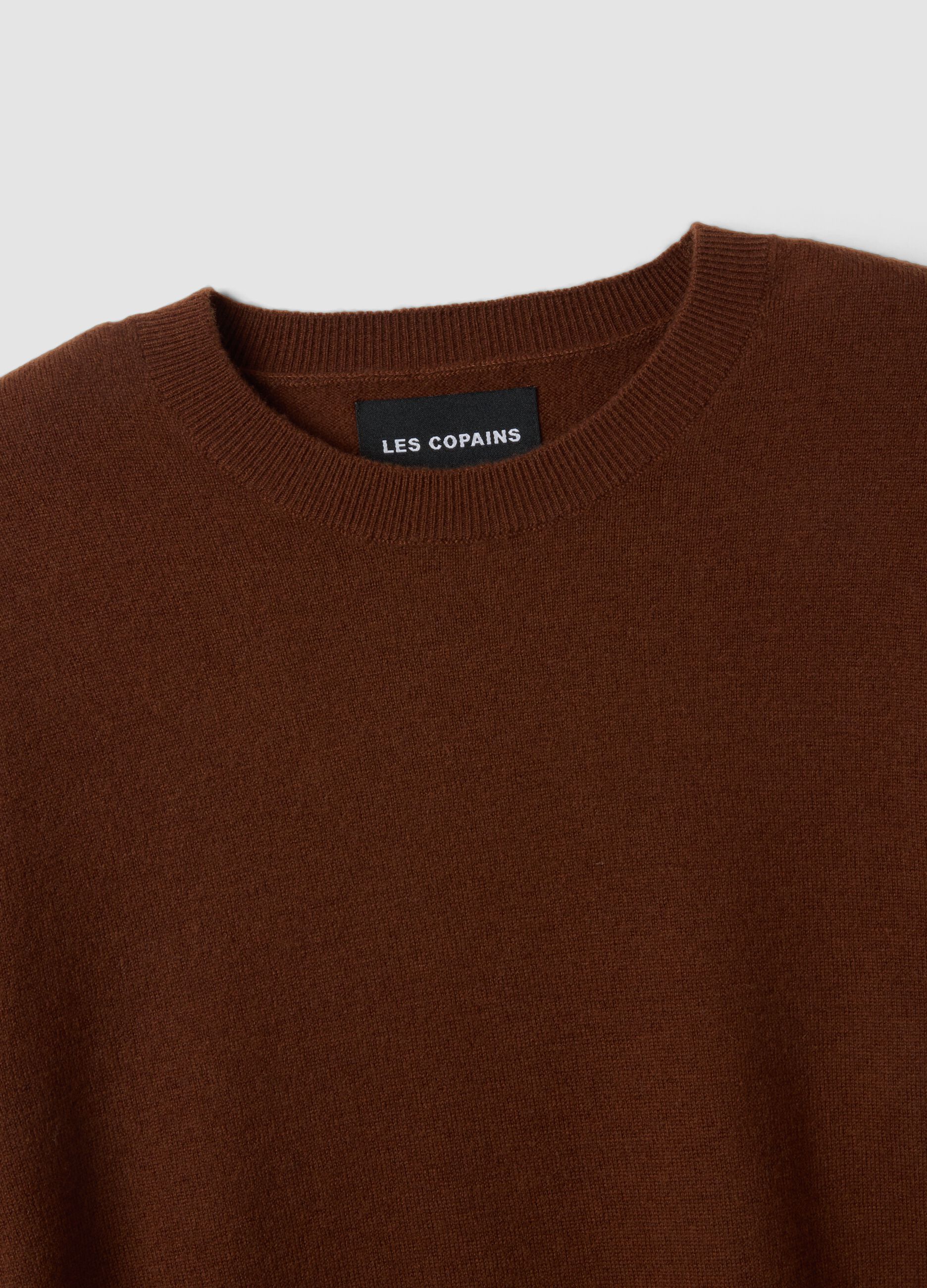 Maglia marrone in pura lana a girocollo over fit