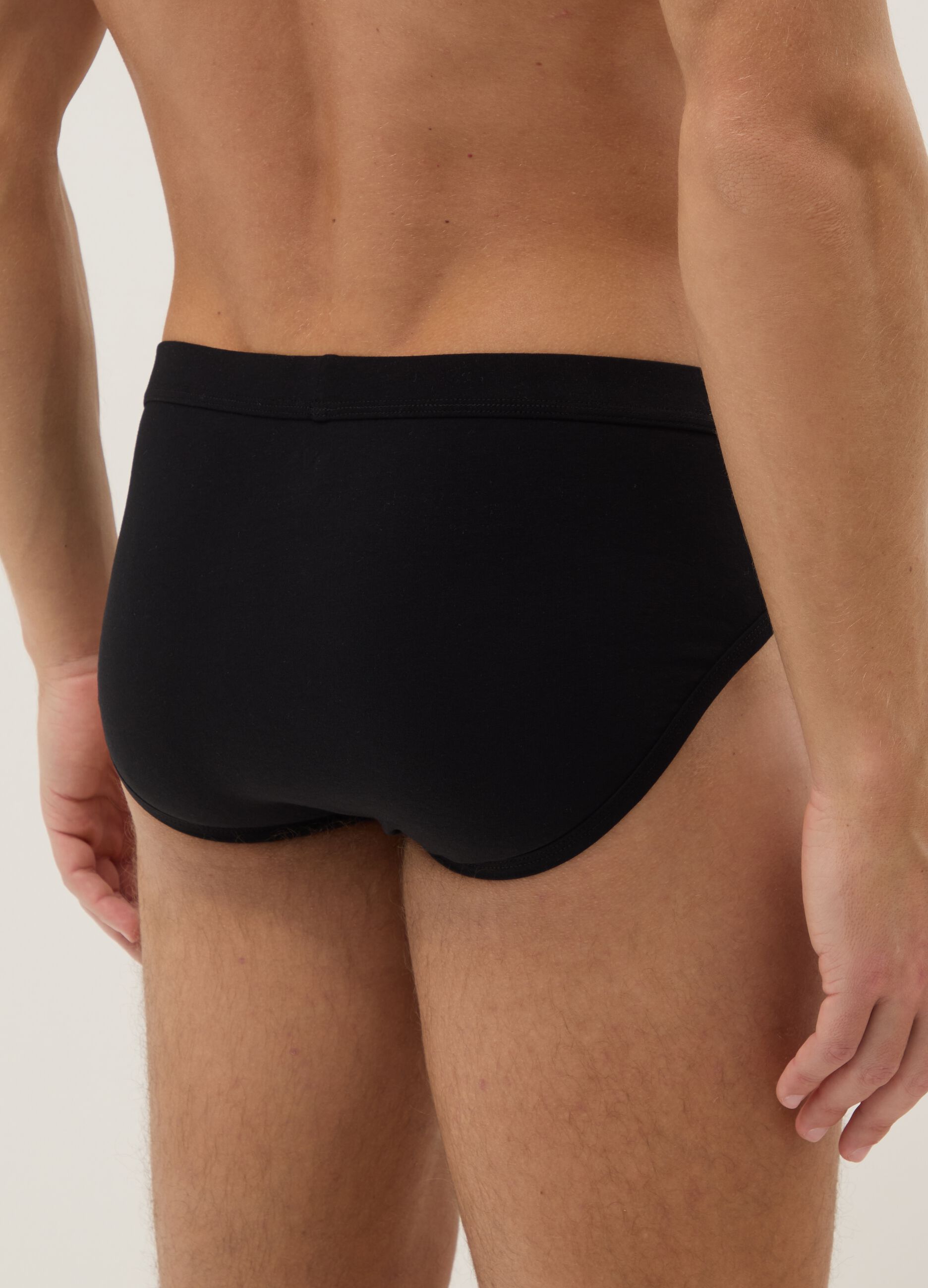 Pack de 3 slips pretos em algod&atilde;o el&aacute;stico, regular fit