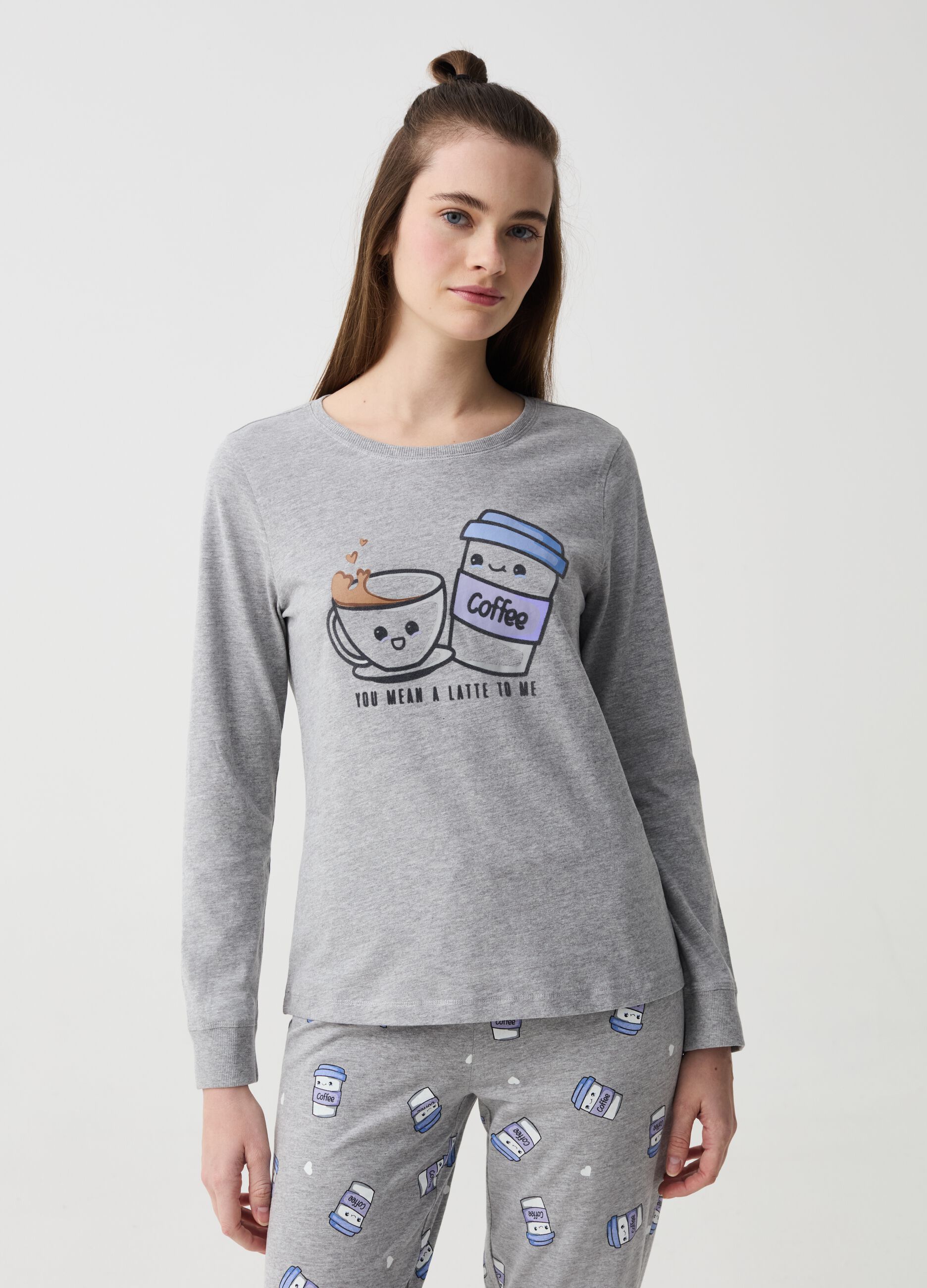 Pijama largo con estampado café